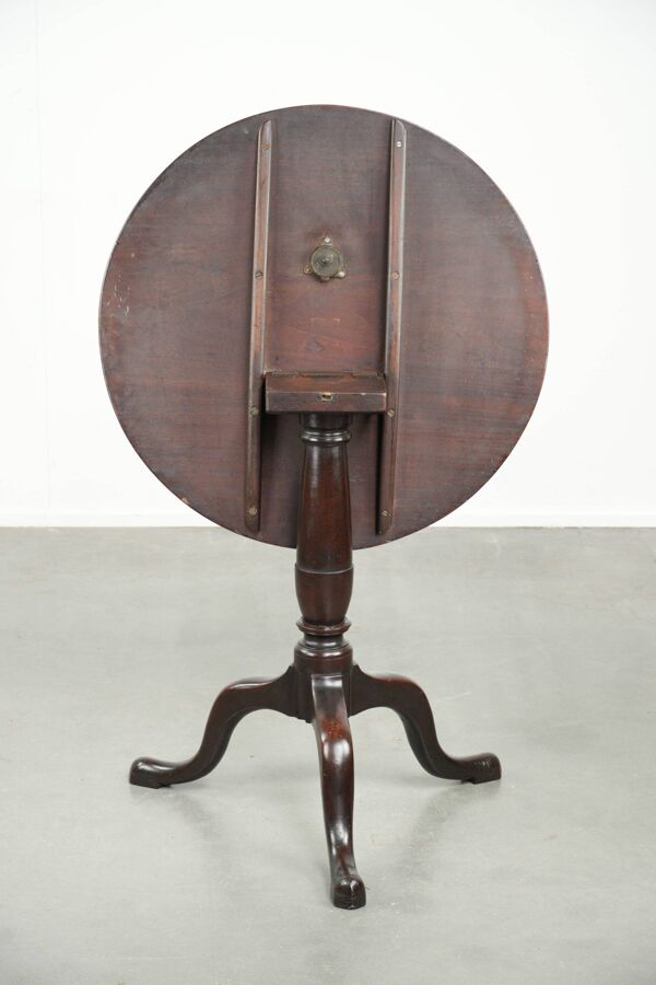 Table ronde antique anglaise à plateau basculant/table d'appoint du début du 19e siècle