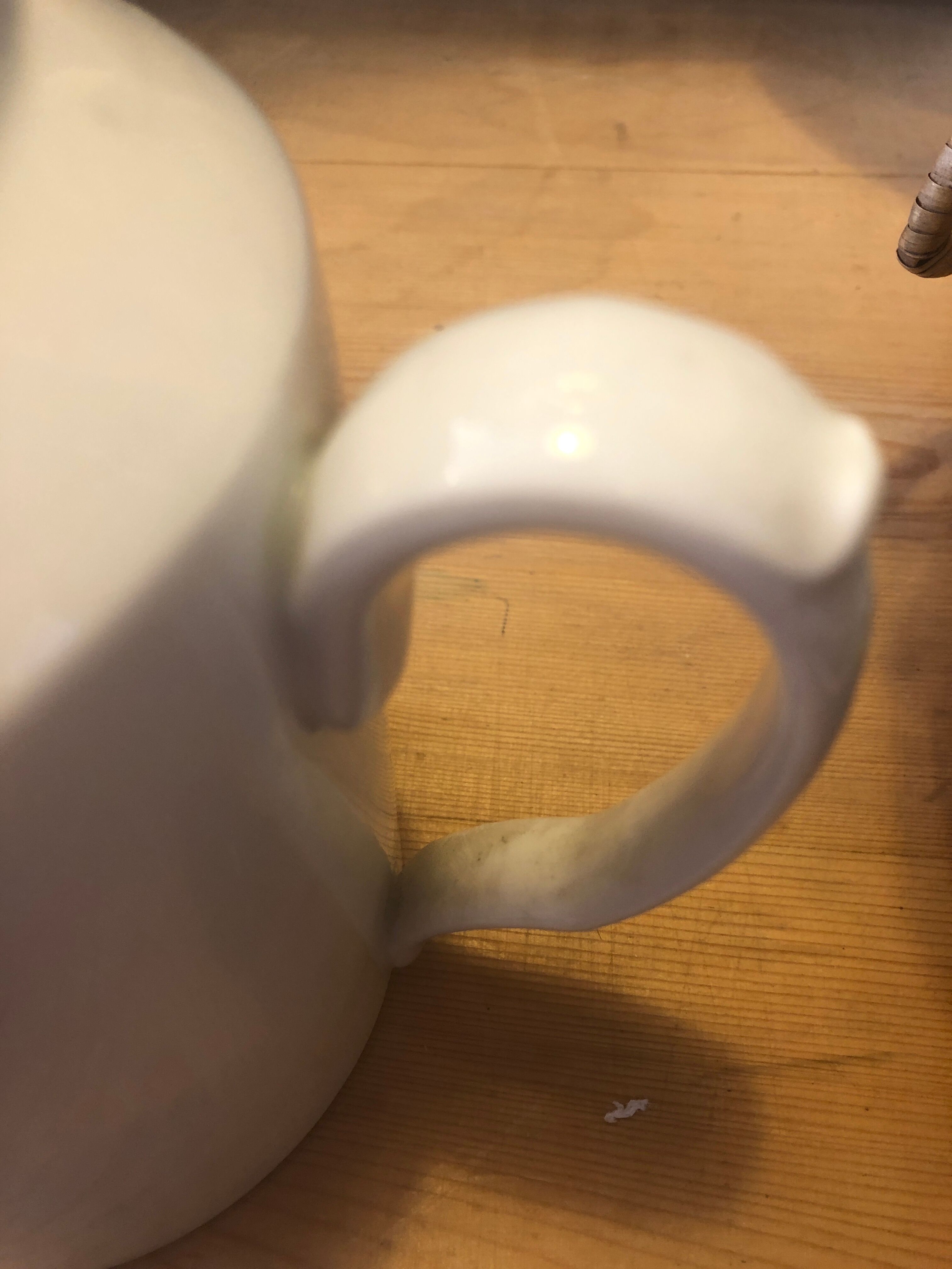 Blznche porcelain teapot