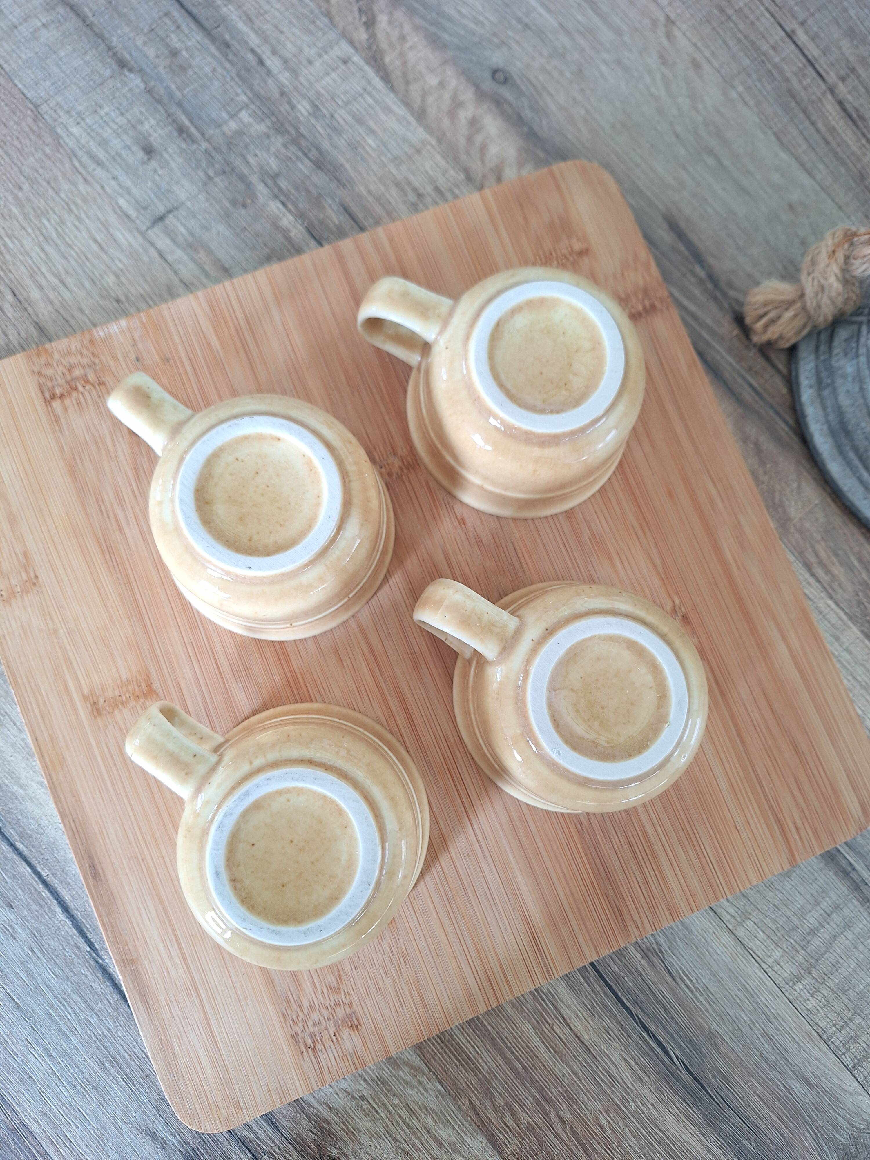 Tasses couleur beige miel