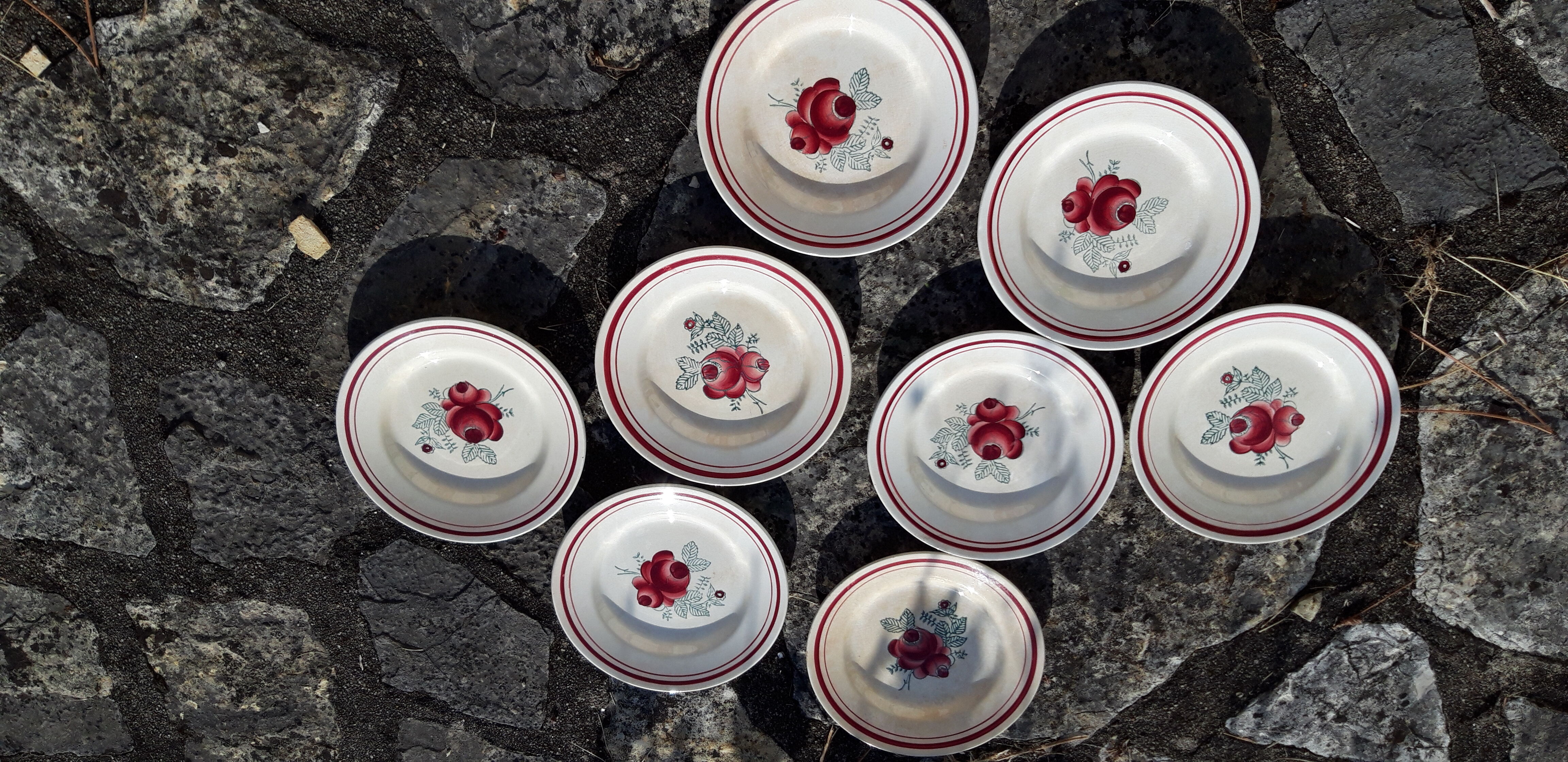 Set of Gien tableware