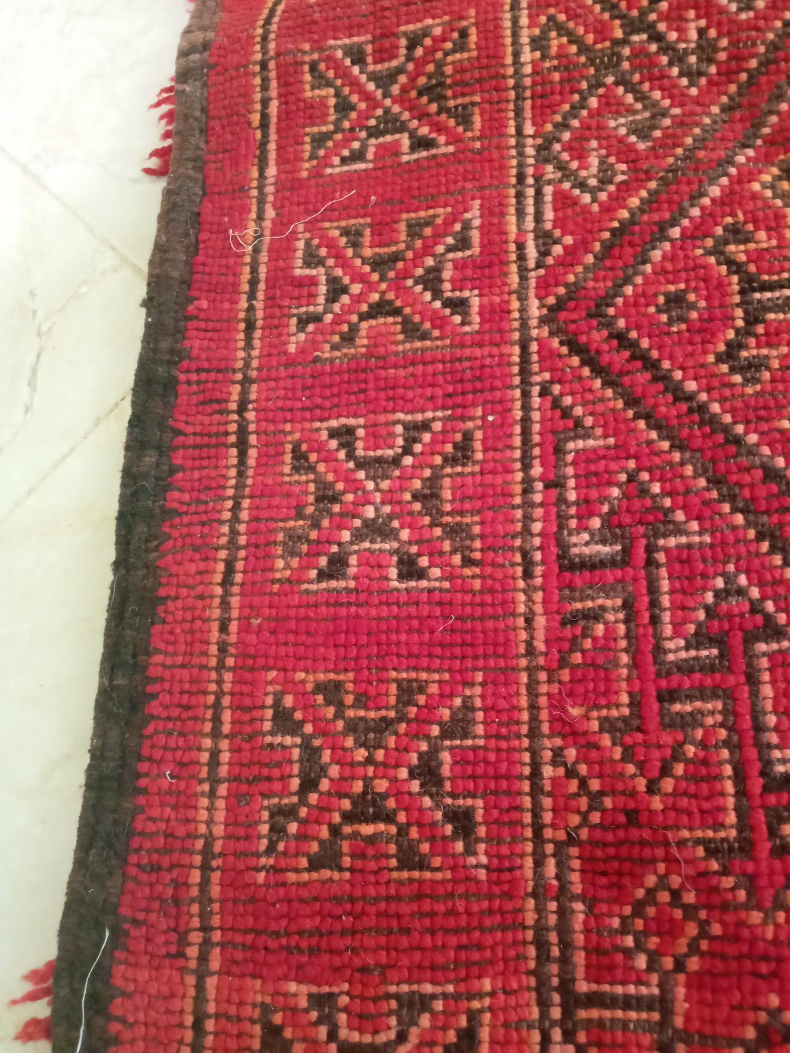 Vintage moroccan carpet 203x304 cm