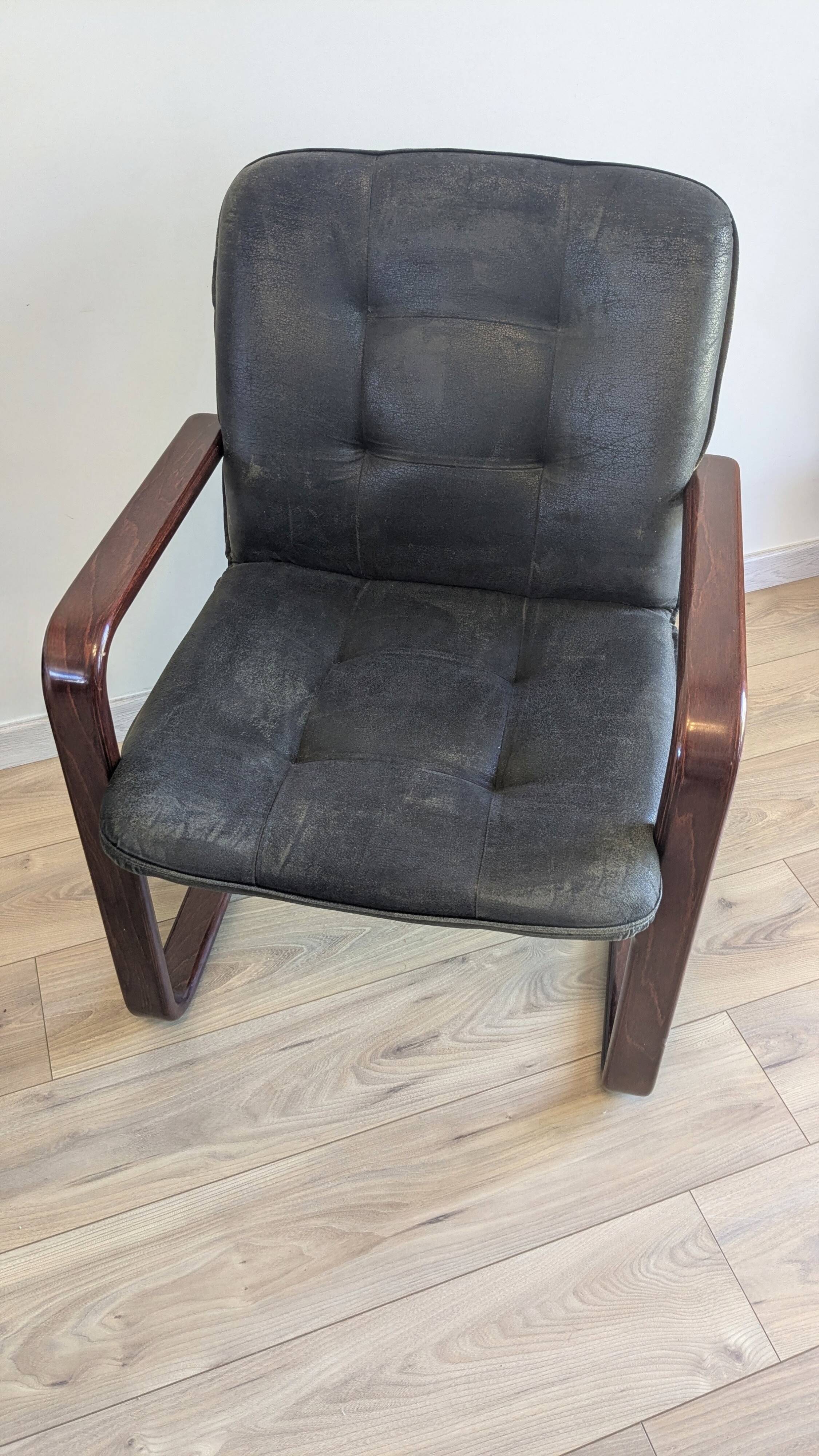 Pair of vintage cantilever armchairs in rosewood veneer.