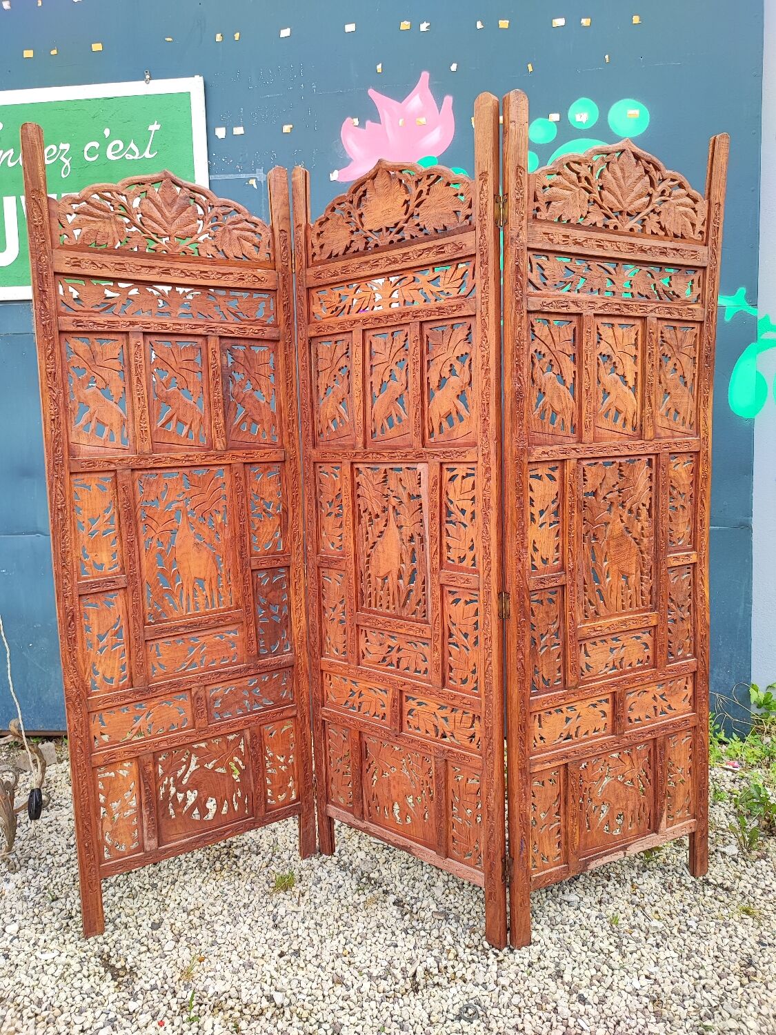 Three-panel screen made of solid wood