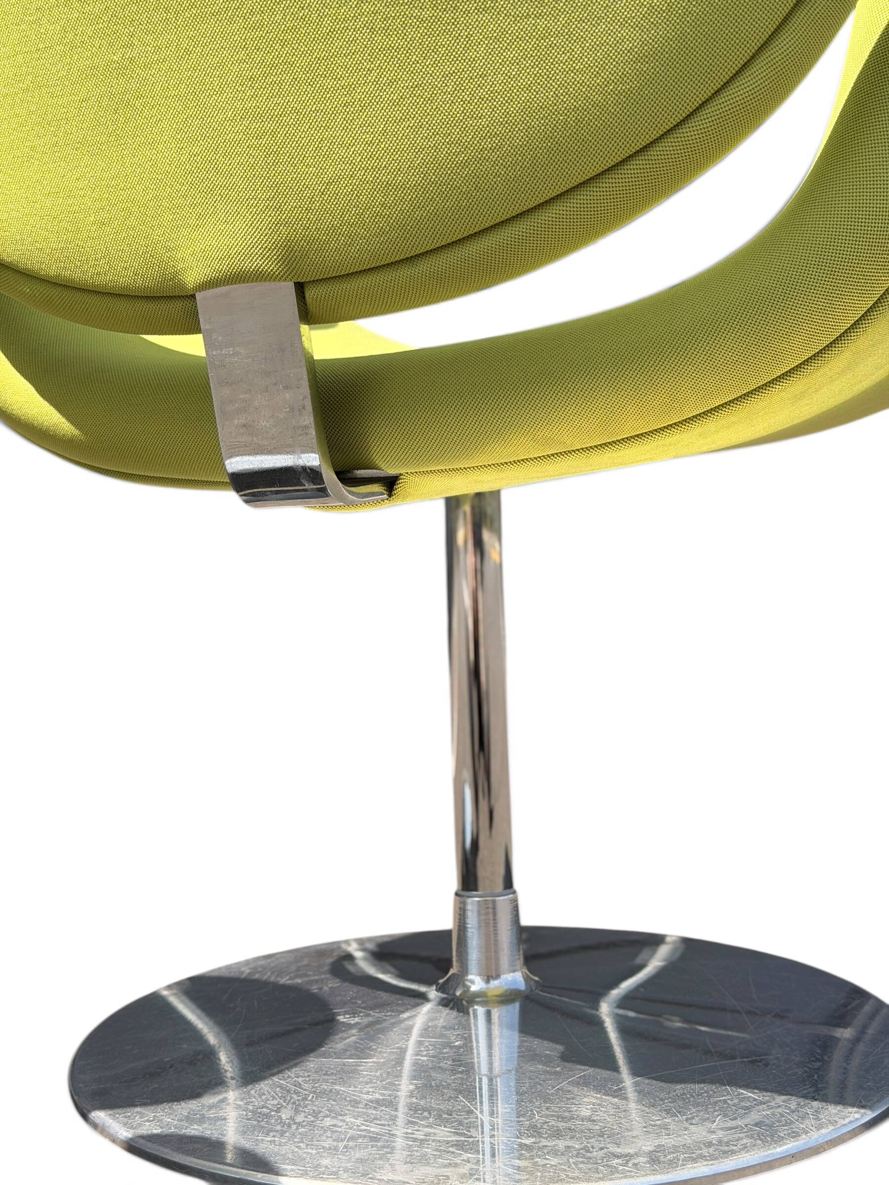 Fauteuil Little Tulip Pierre Paulin Artifort en tissu vert