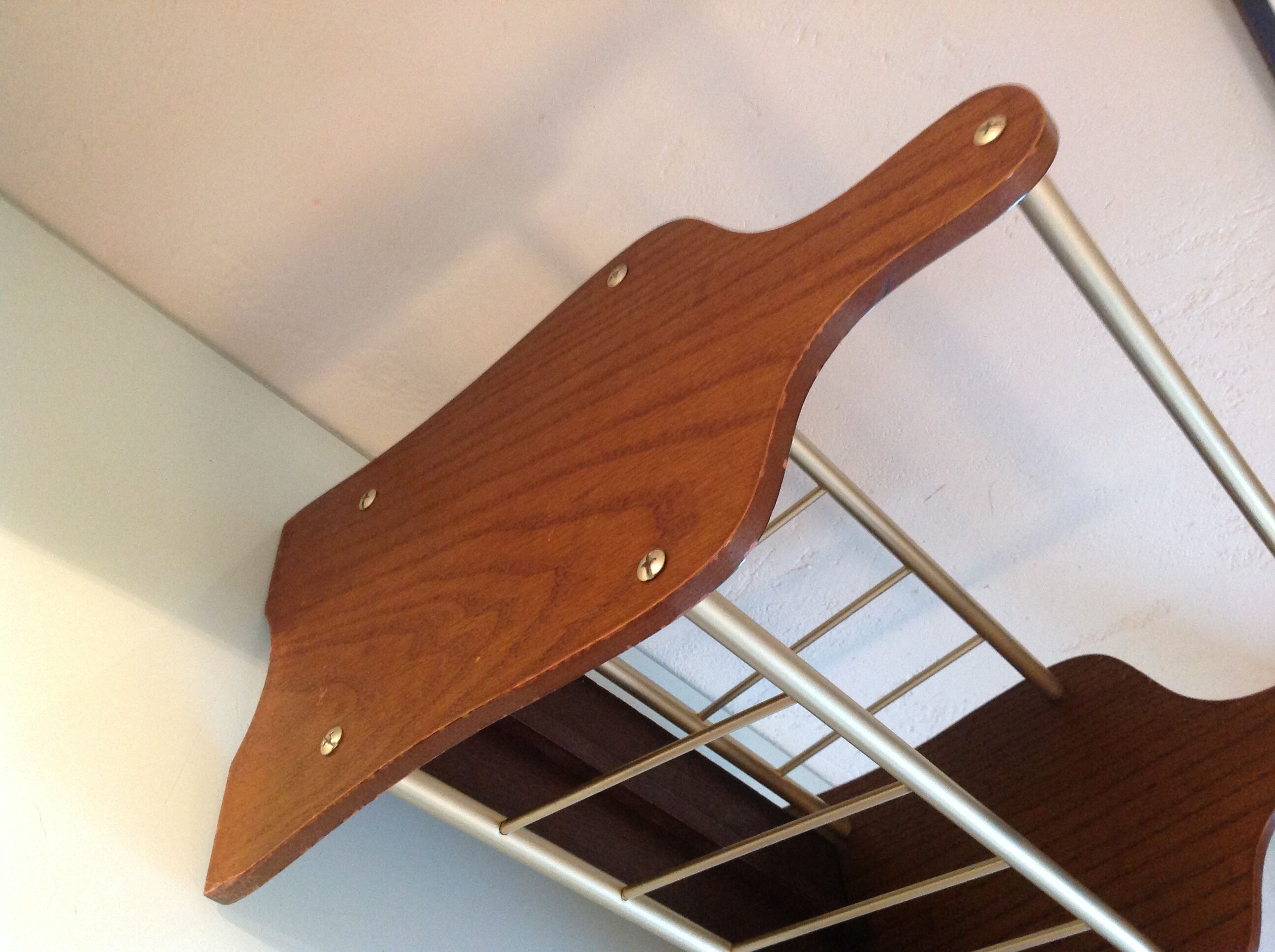 Magazine holder in gilded metal and wood imitation teak / vinatge 60s-70s