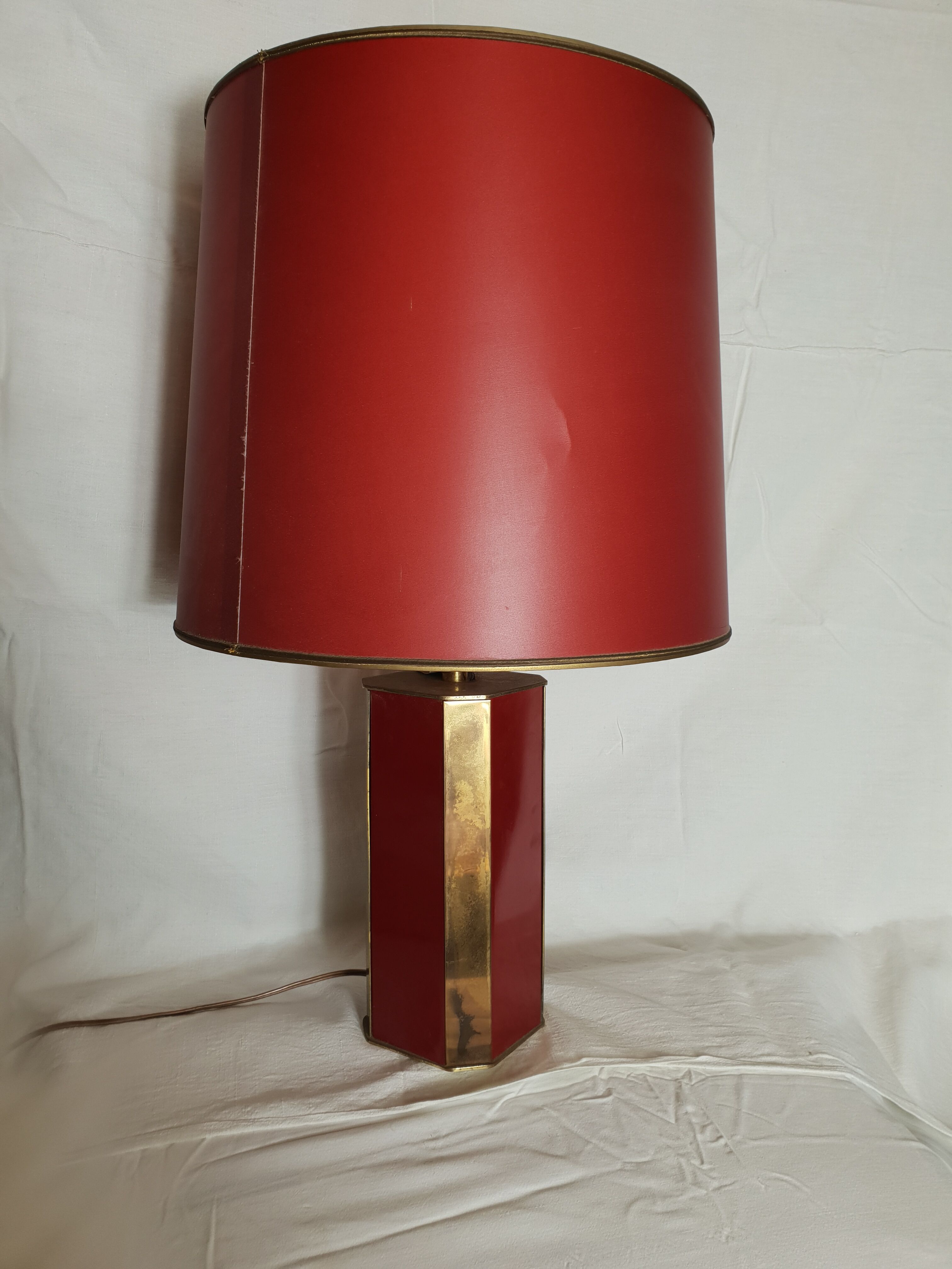 Drimmer red and gold lamp