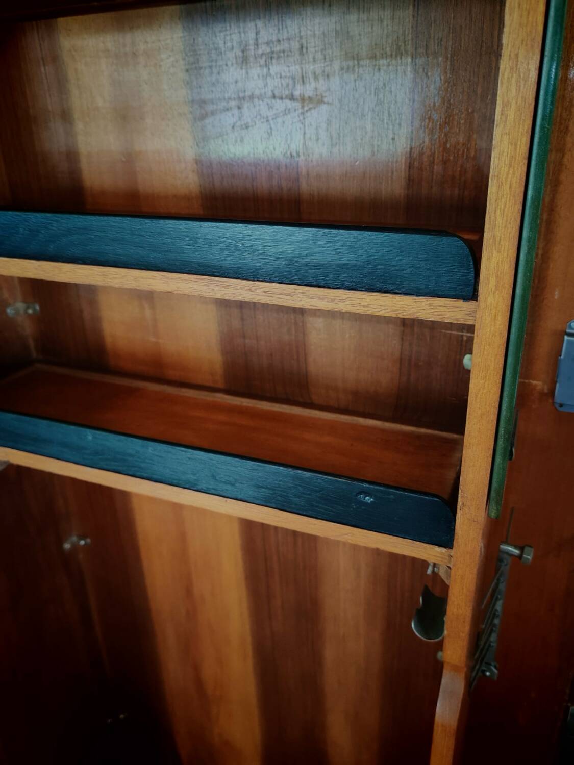 Gentleman's Wardrobe - English dressing armoire - Compacton