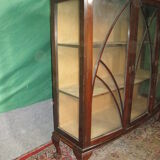 English mahogany showcase from 1920