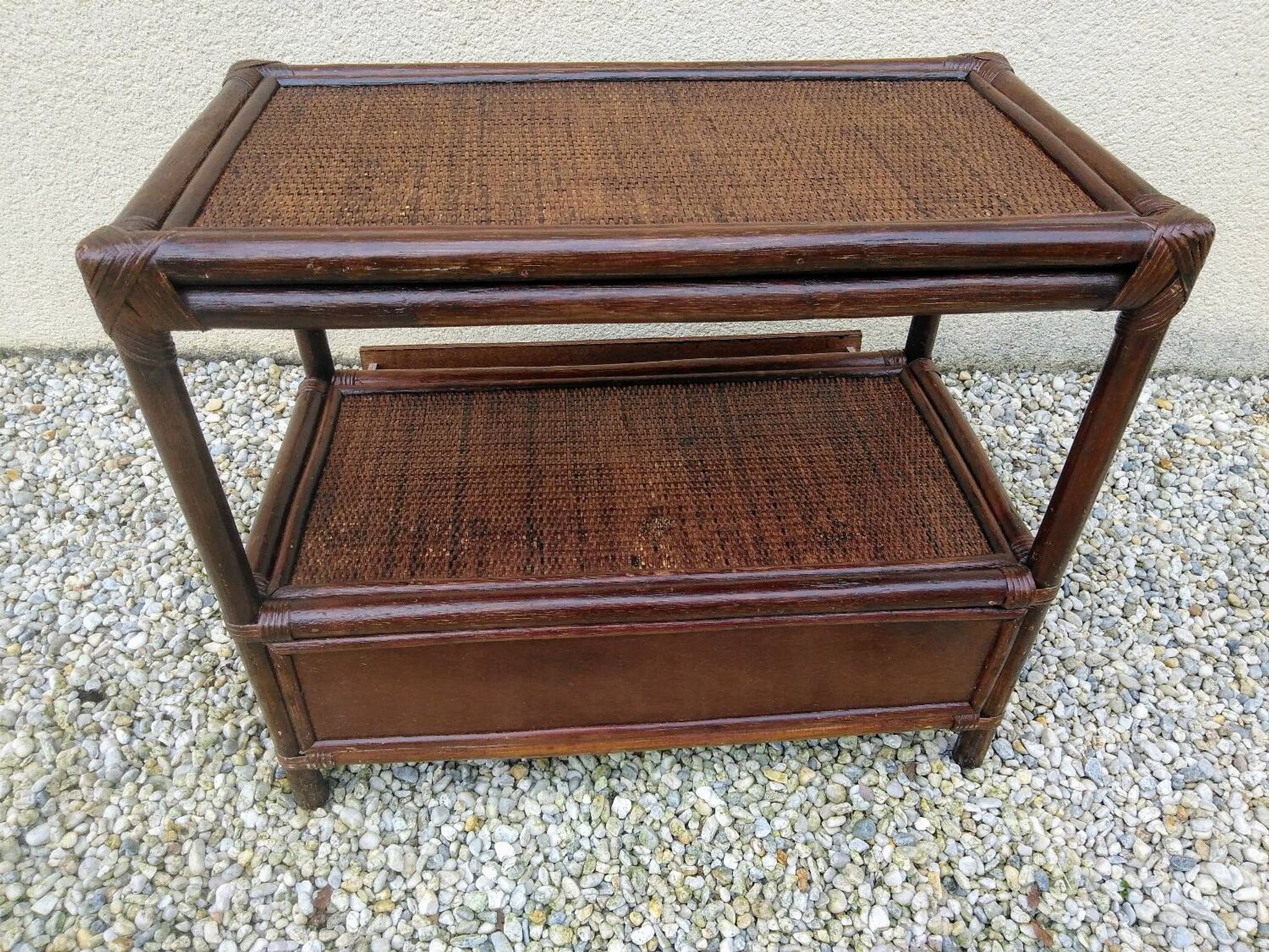 Meuble de rangement en rotin vintage
