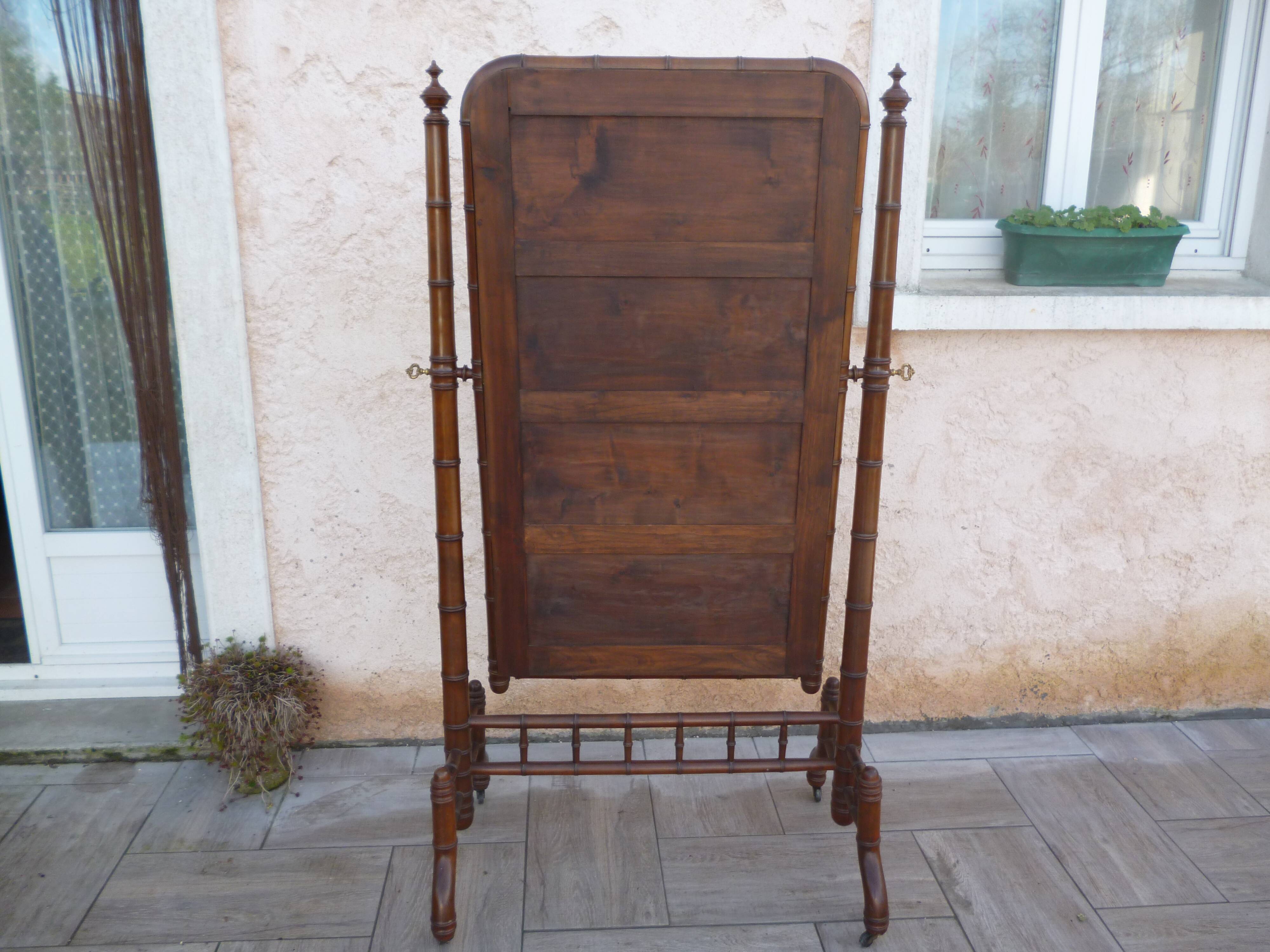 Psyche bamboo mirror from the 1900s