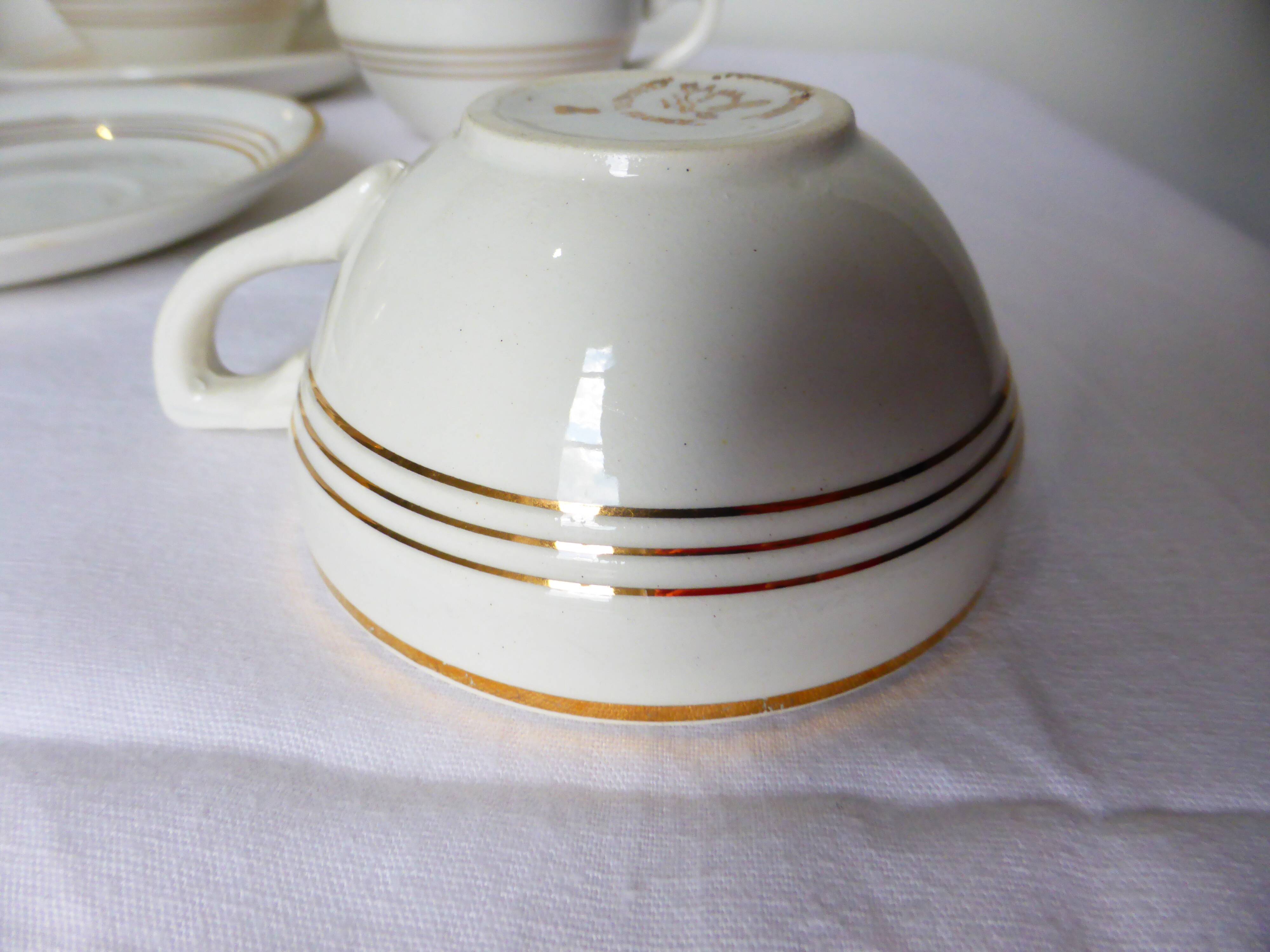 Céranord coffee service with gold trim 220574