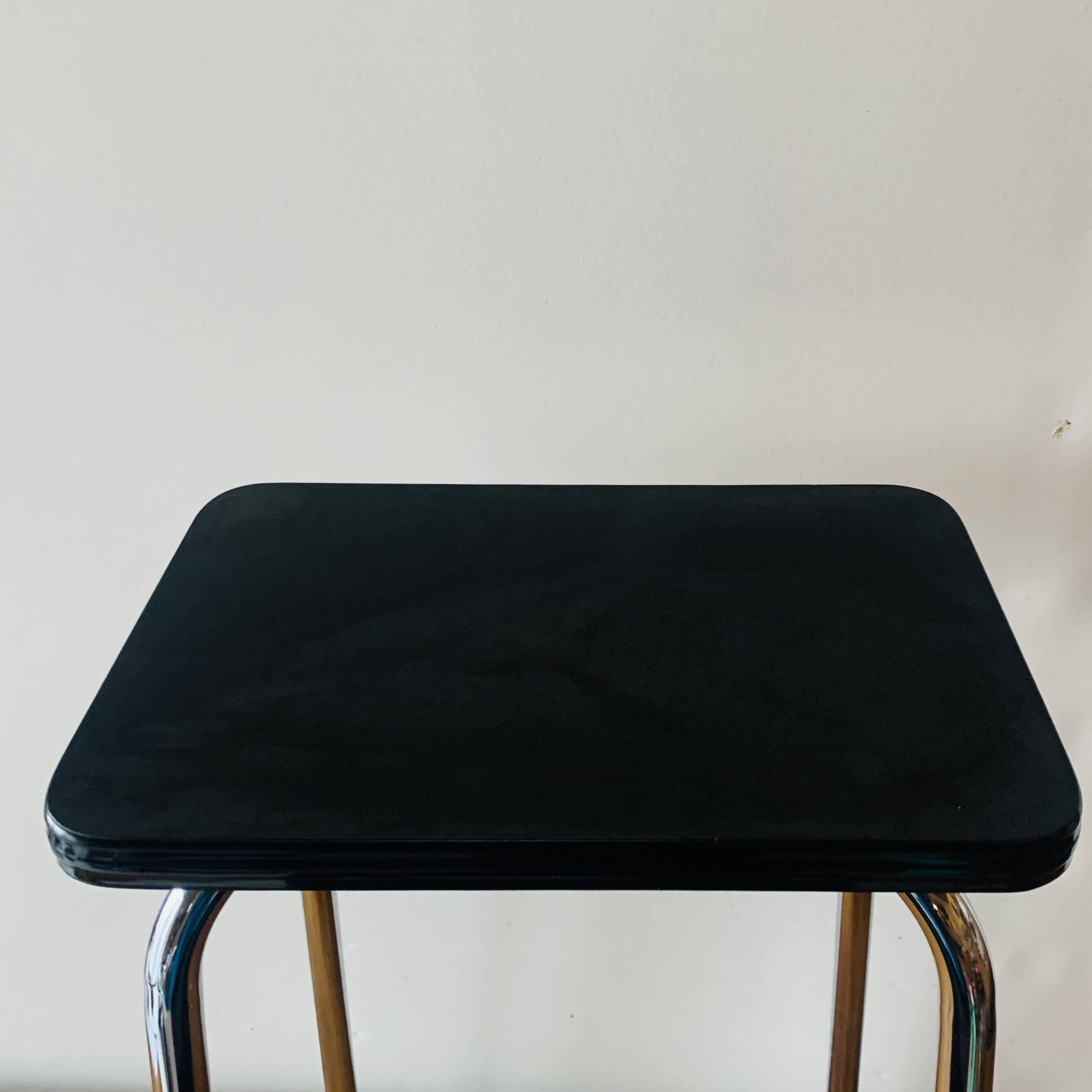 Tabouret escabeau vintage en formica noir et acier chromé