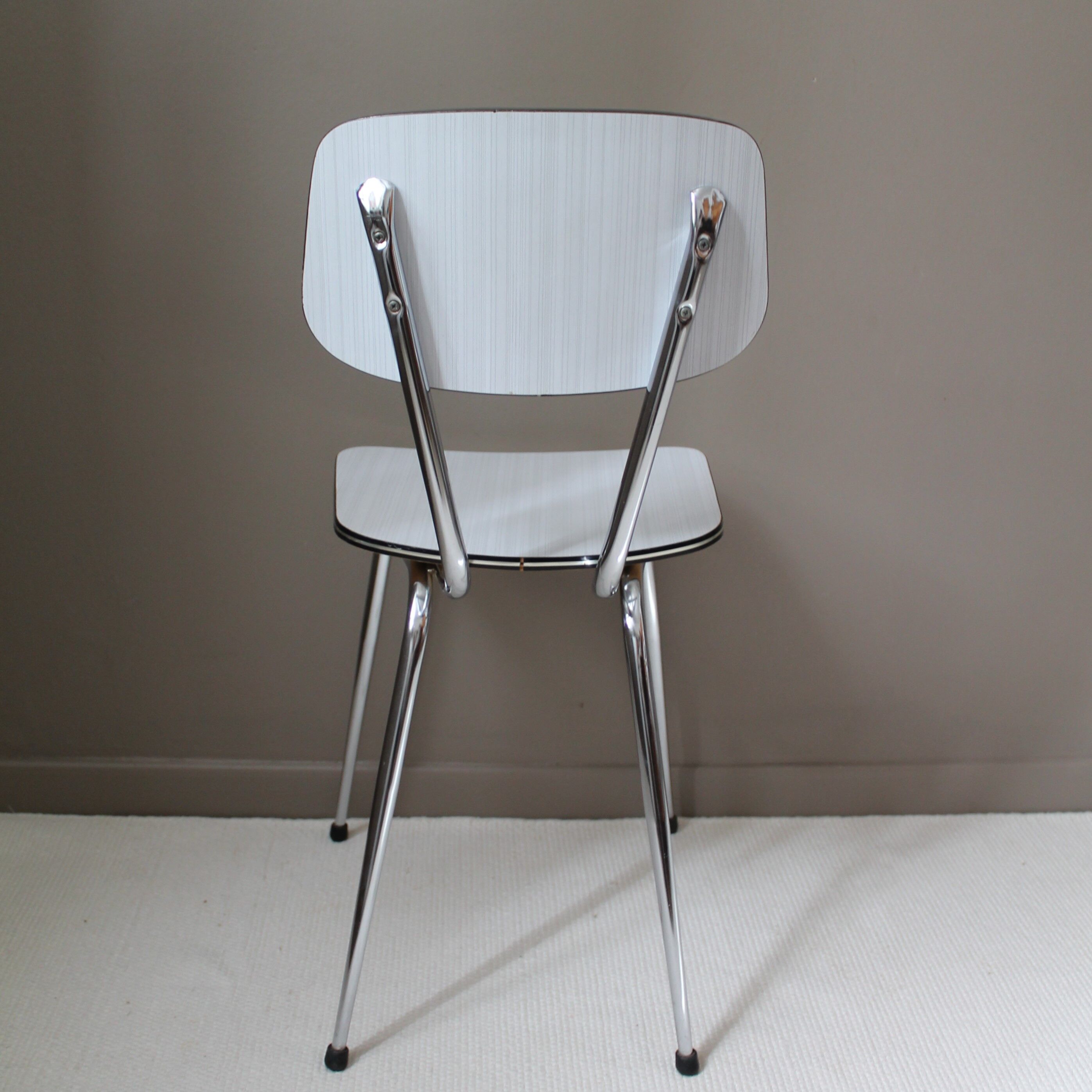 Set of 4 formica chairs