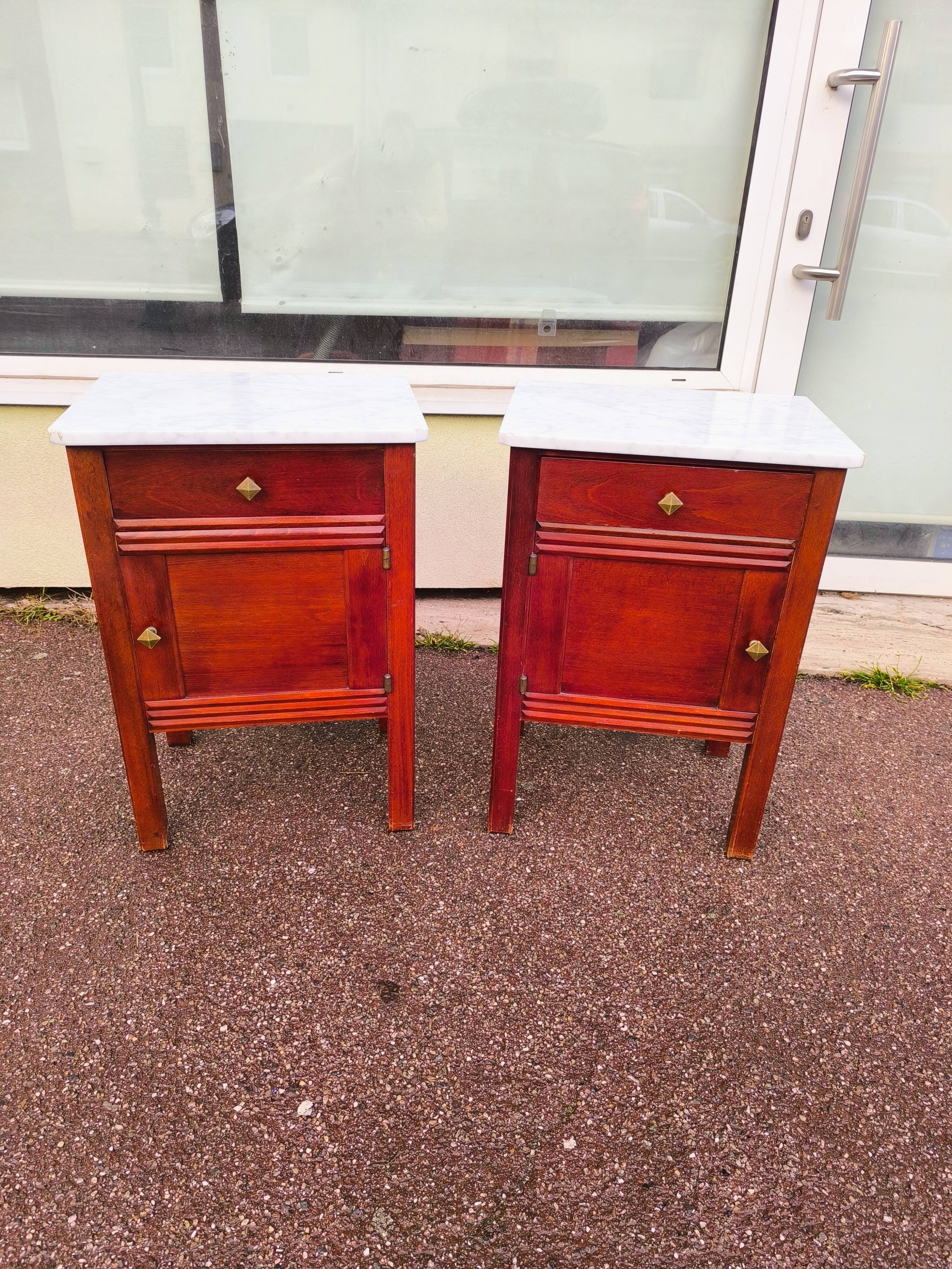 Set of 2 wooden and marble bedside tables.