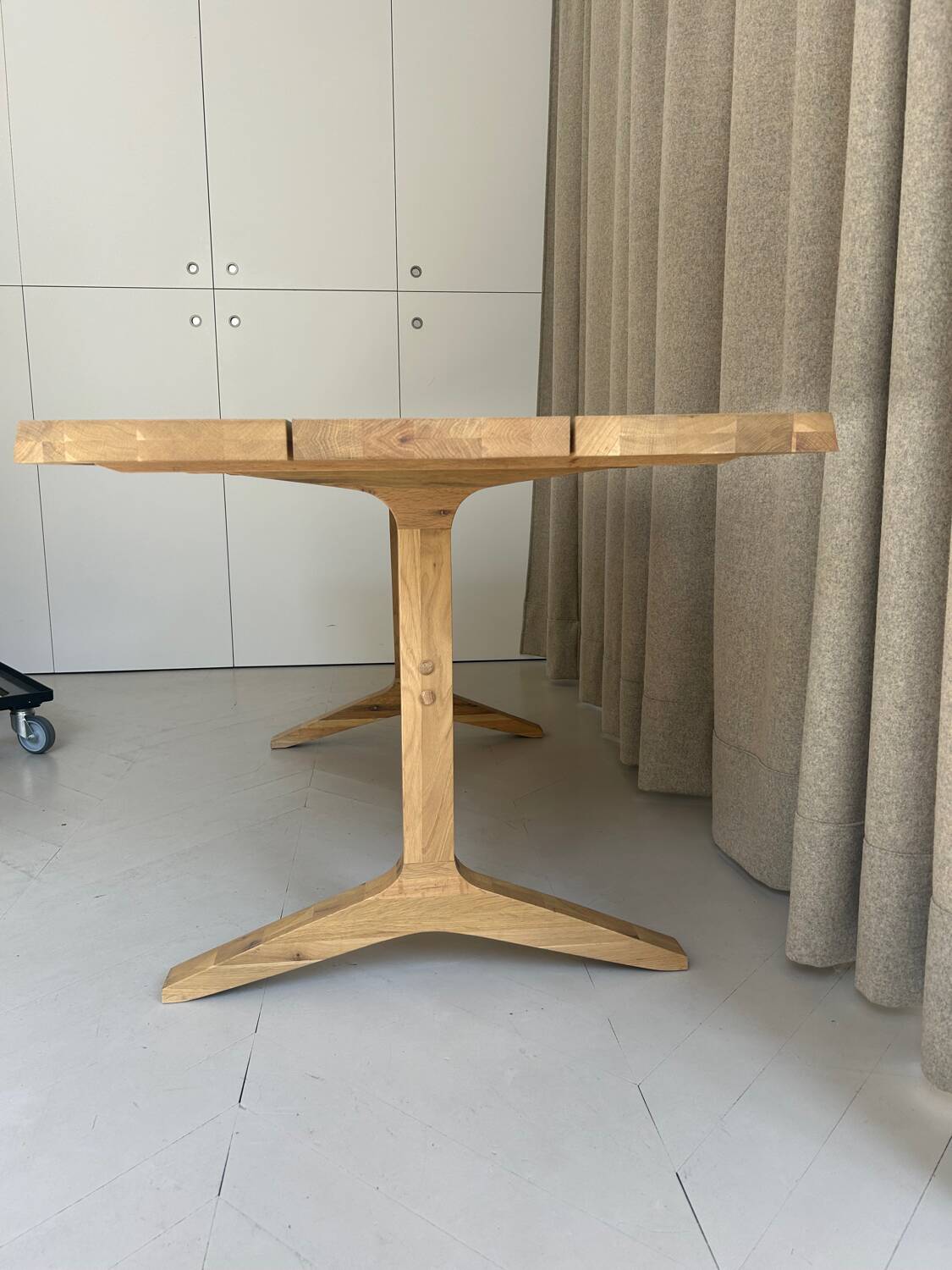 Oak table 180