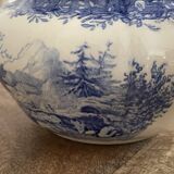 Teapot, milk pot and sugar bowl