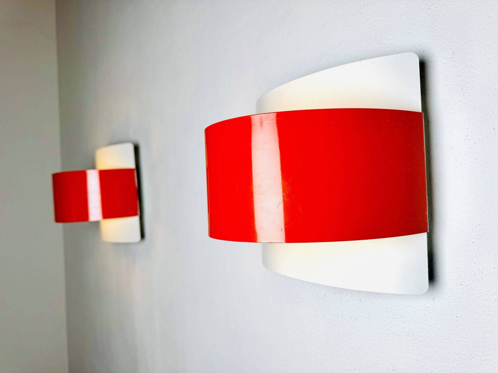 Curved Wall Lamps In Red And White By Peter Celsing For Falkenbergs Belysning, Sweden 1960S