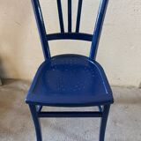 Chaise bistrot ancienne peinte en bleu nuit