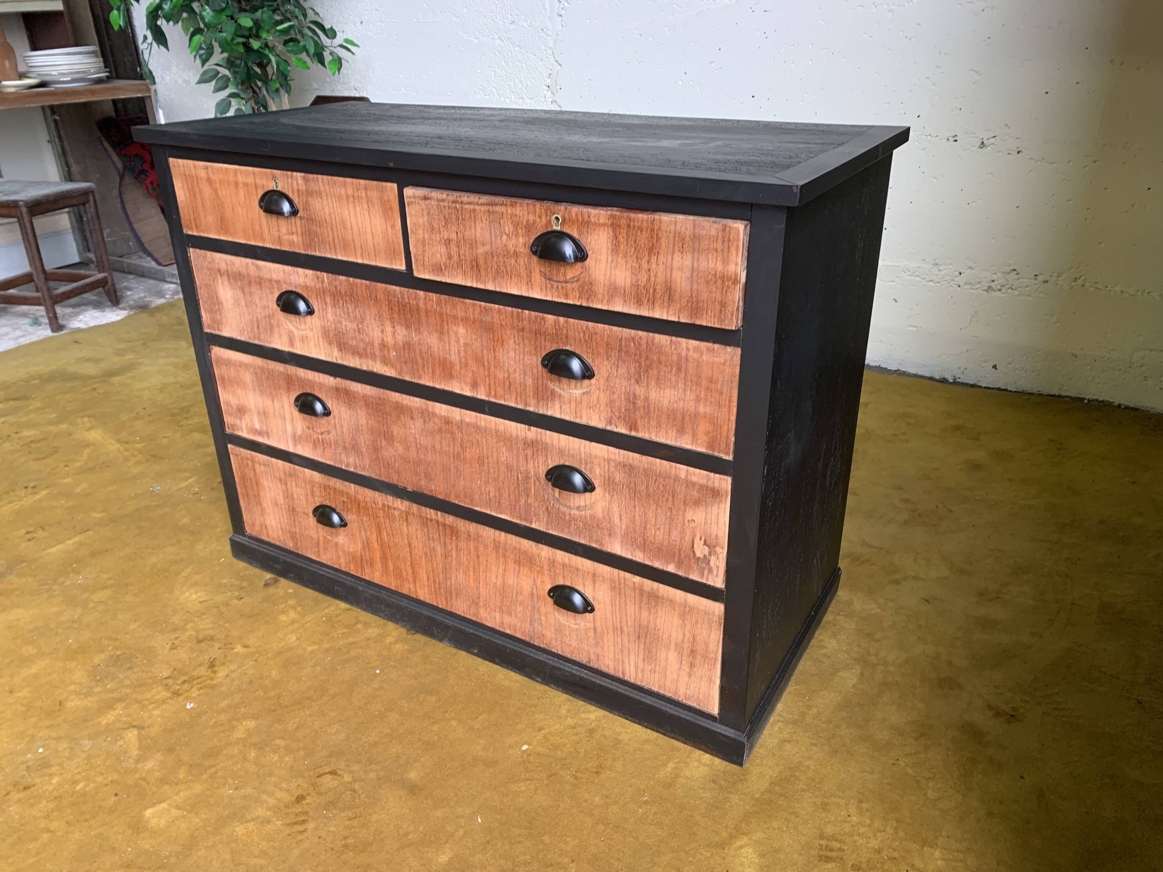 Raw chest of drawers