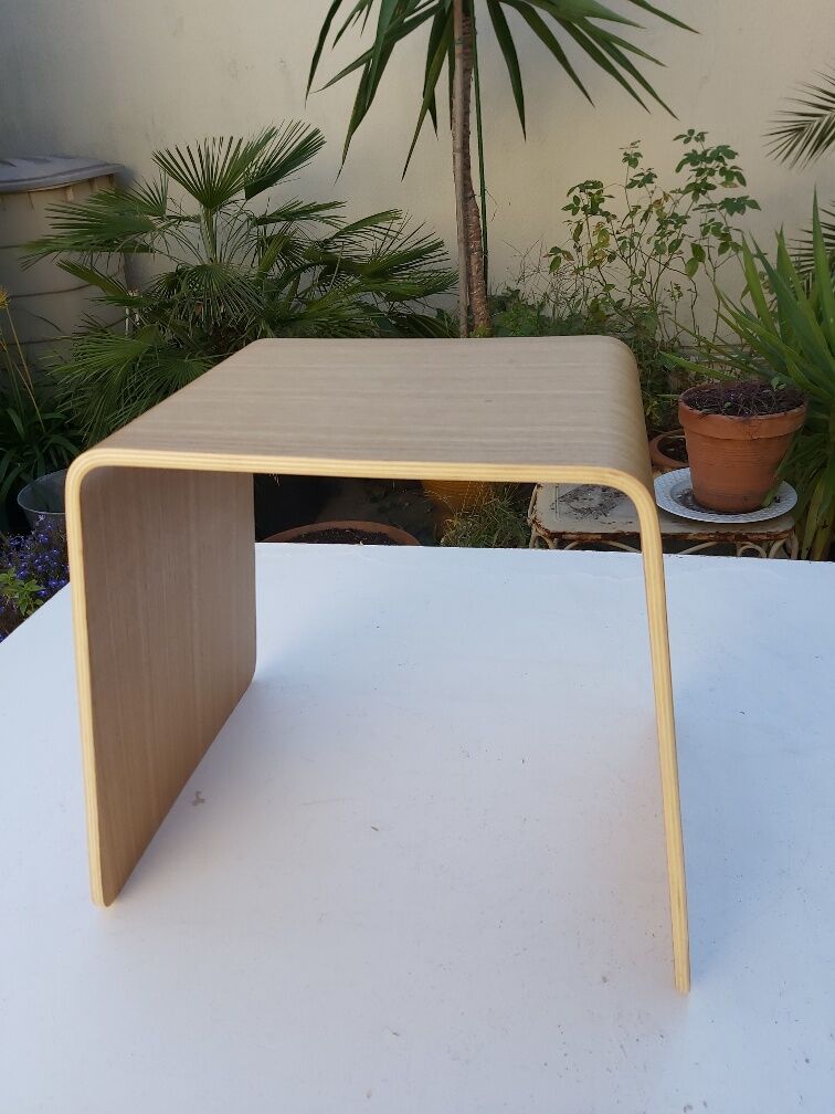 Tables giggled wood laminated glued