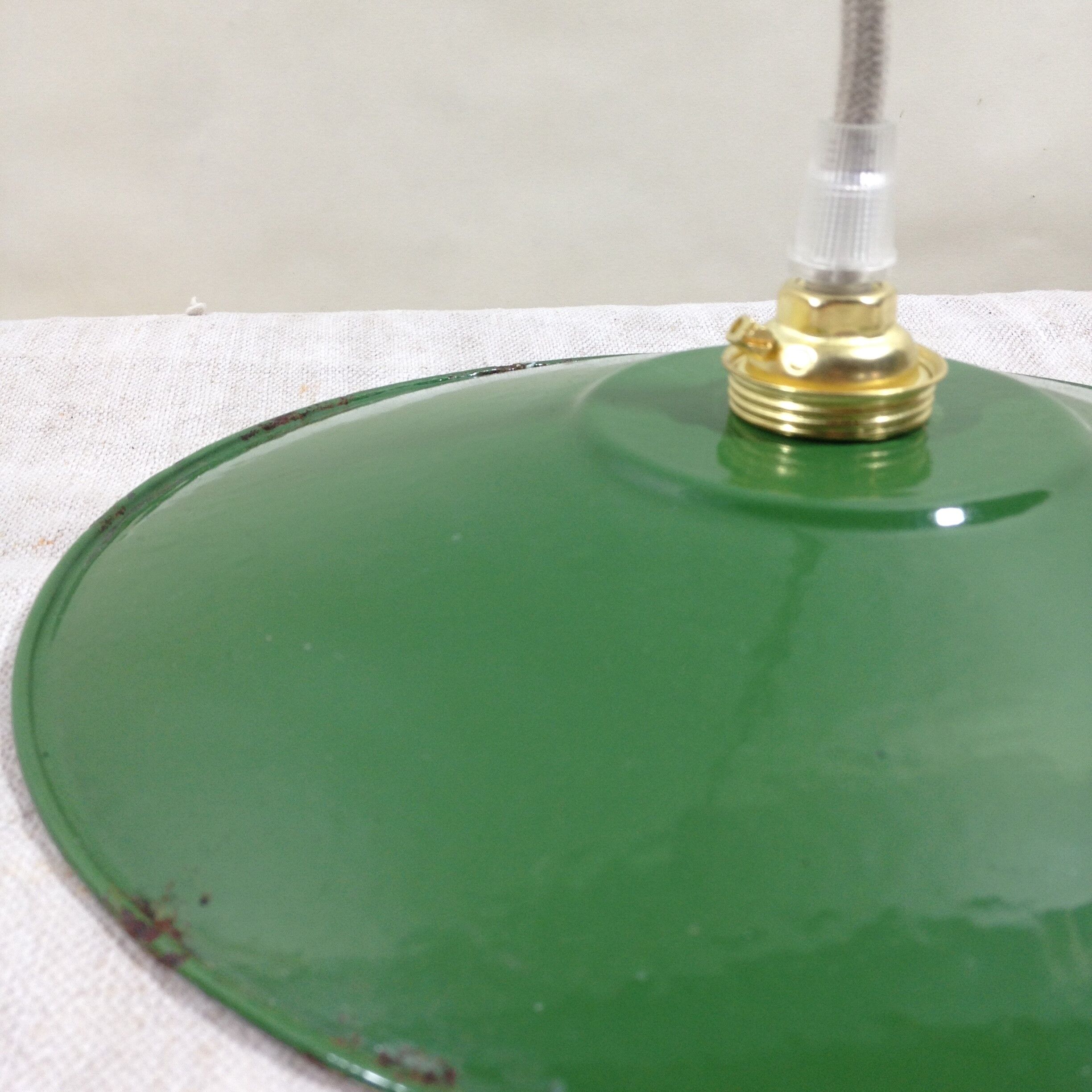Green enamelled sheet metal hanging lamp