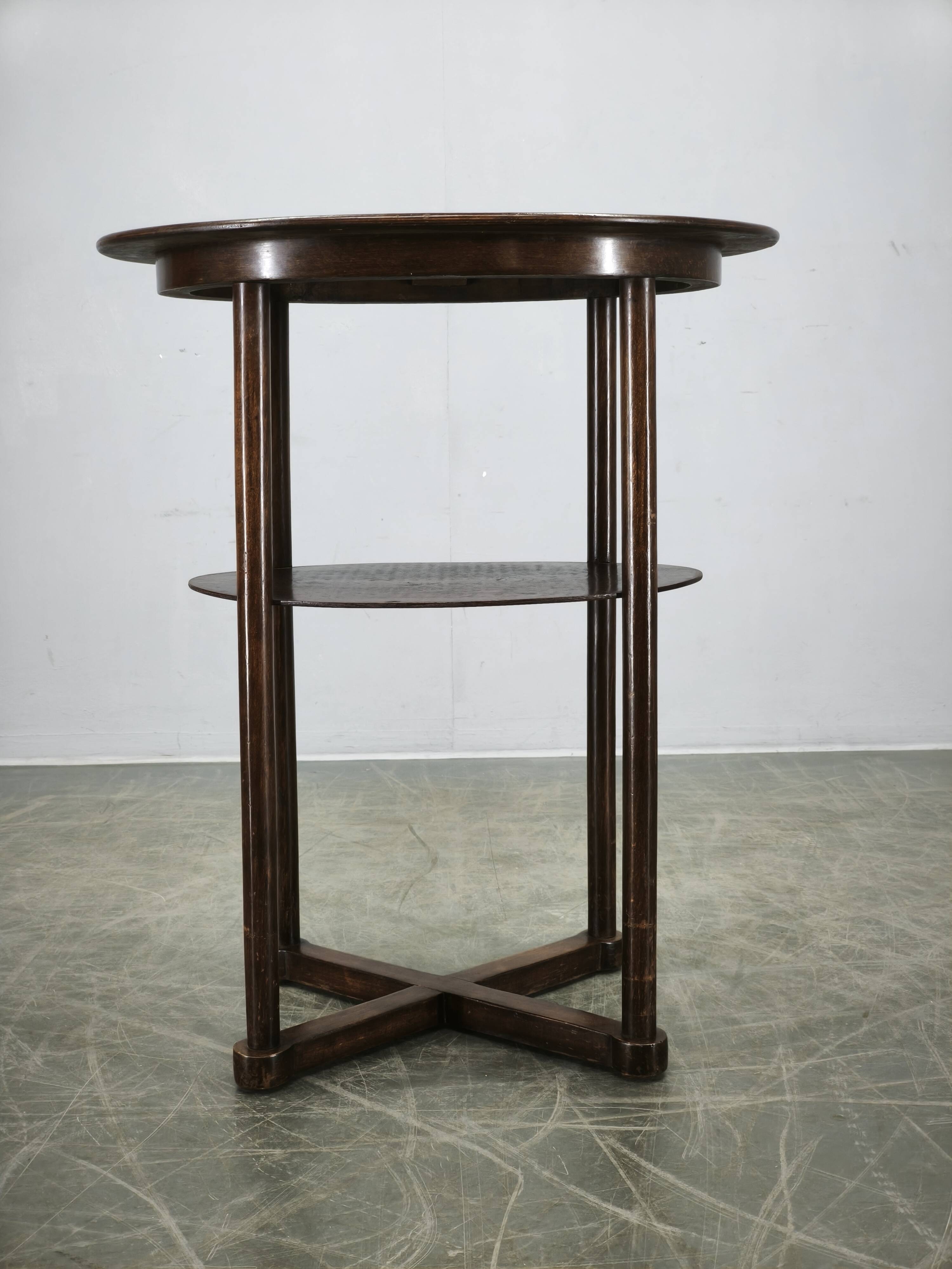 Table ovale de Josef Hoffmann, Sécession de Vienne, Kohn ou Thonet, vers 1900