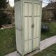 Armoire parisienne verte à panneaux vintage 1940/1950