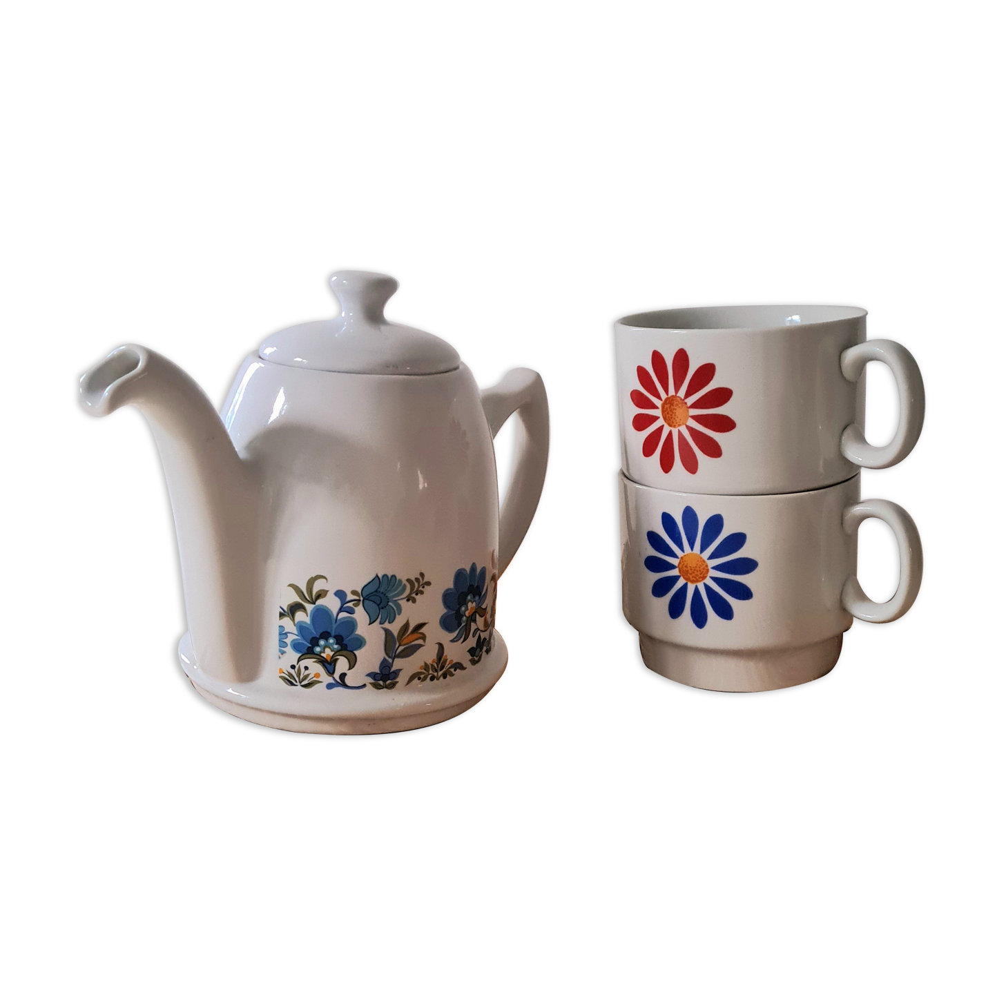 Duo of Italian porcelain mugs