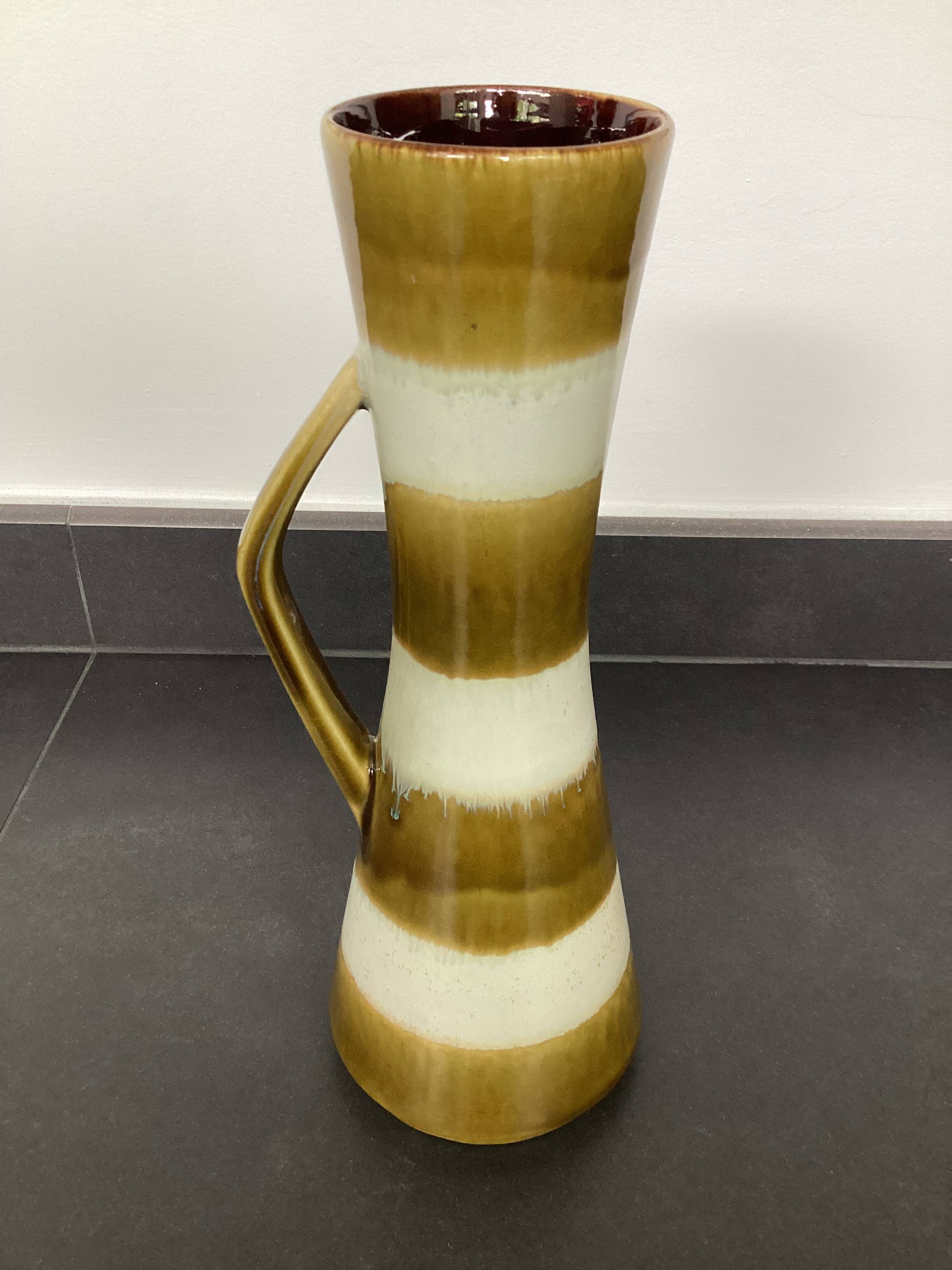 Bay West Germany vase, West German ceramics, 1960s-1970s