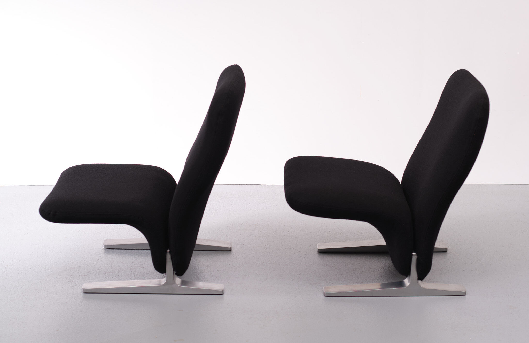 F780 Concorde Lounge Chairs by Pierre Paulin for Artifort in New Upholstery