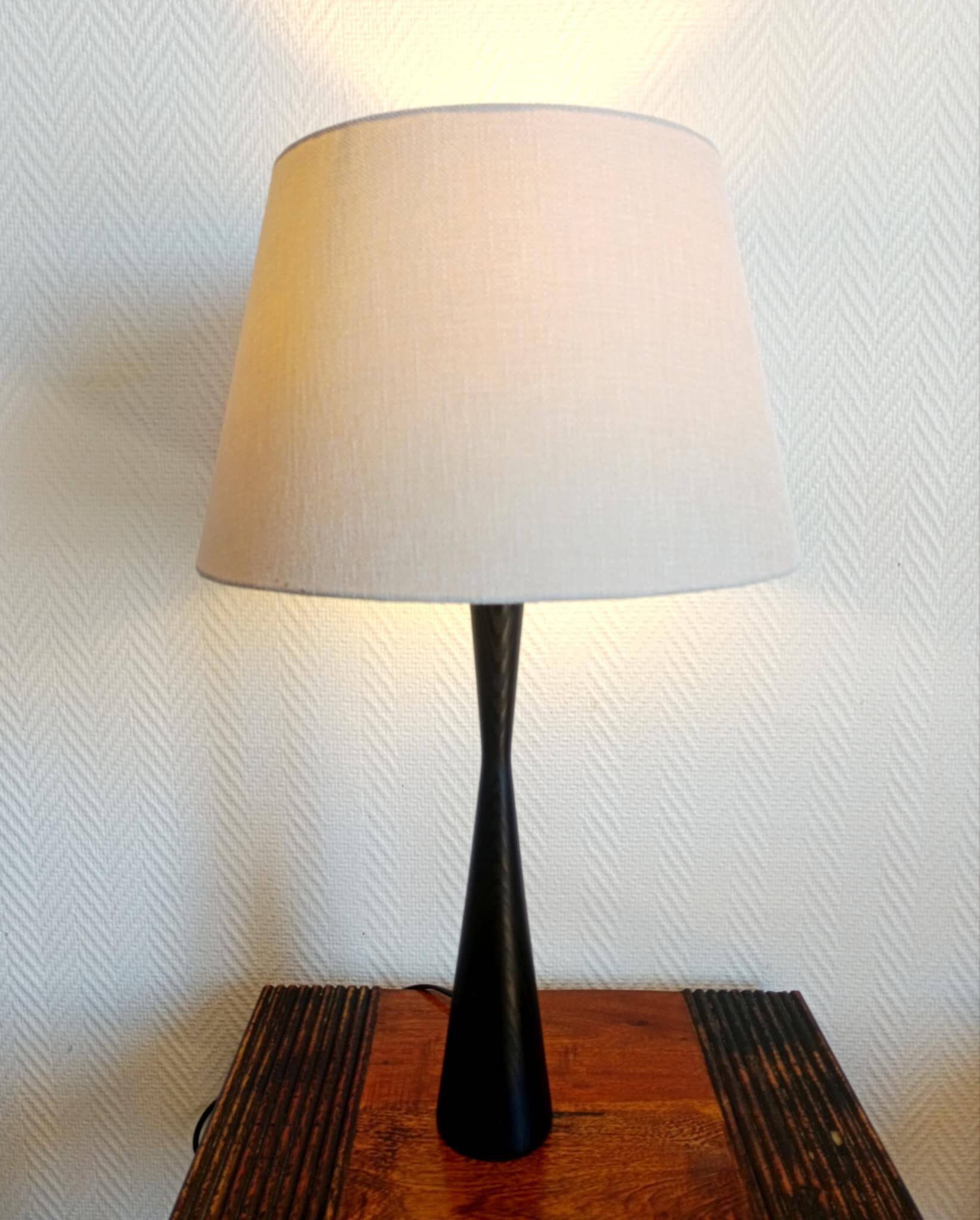 Lampe diabolo en bois noirci