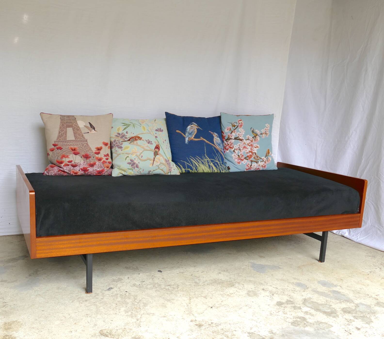 Daybed A.R.P. Pierre Guariche 1955