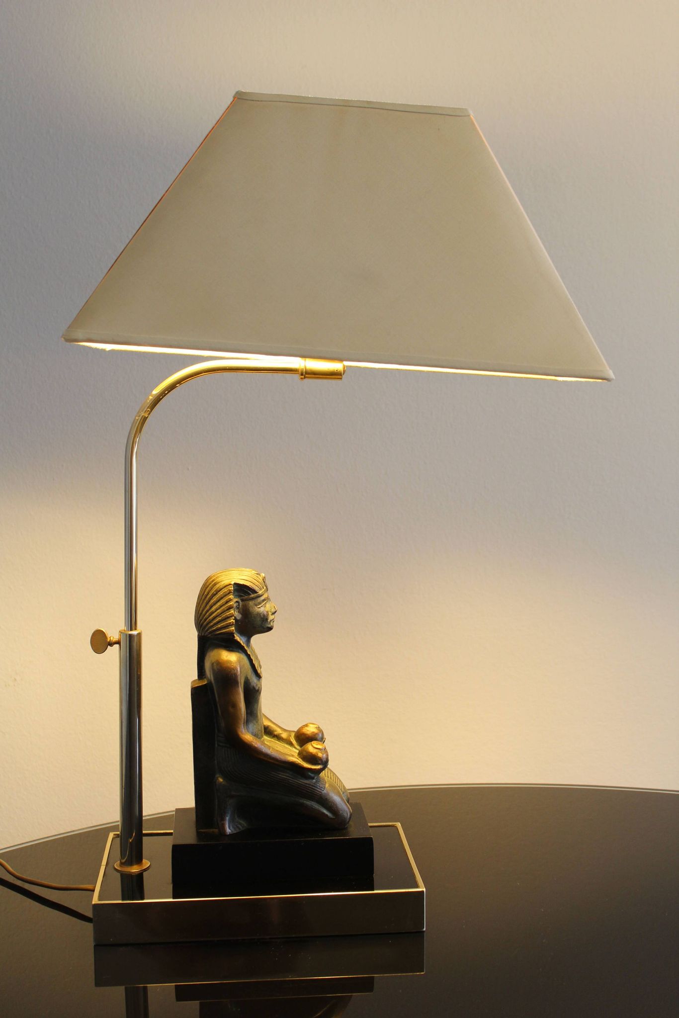 Lampe de table Hollywood Regency décor Pharaon, années 1070