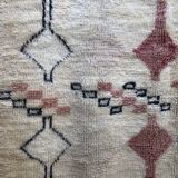 Old Berber carpet Marmoucha with pink and black patterns 2,82x2,11m