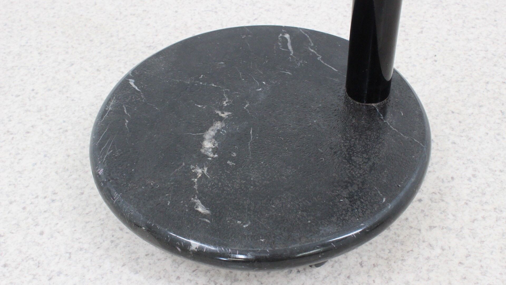 Verre italien &Marbre Pivotant Table Basse, années 1980