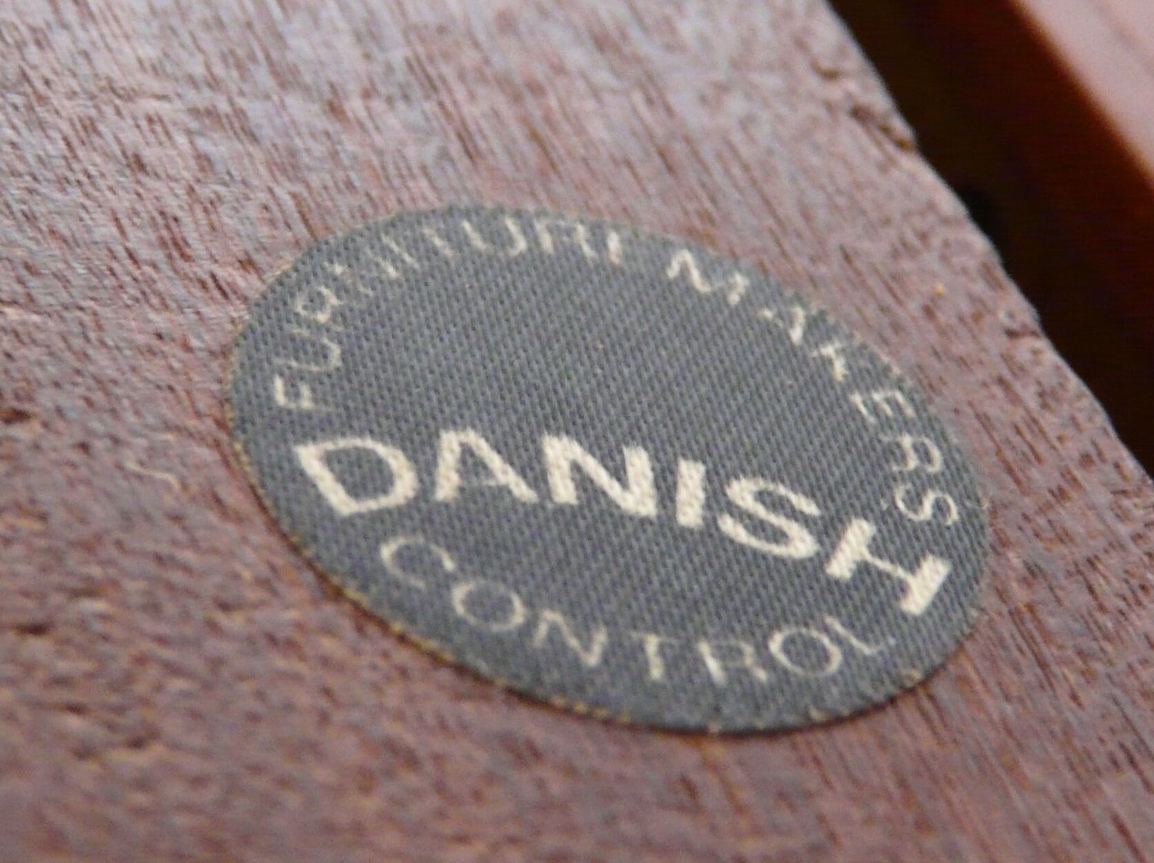 Scandinavian extensible round table Hans Olsen