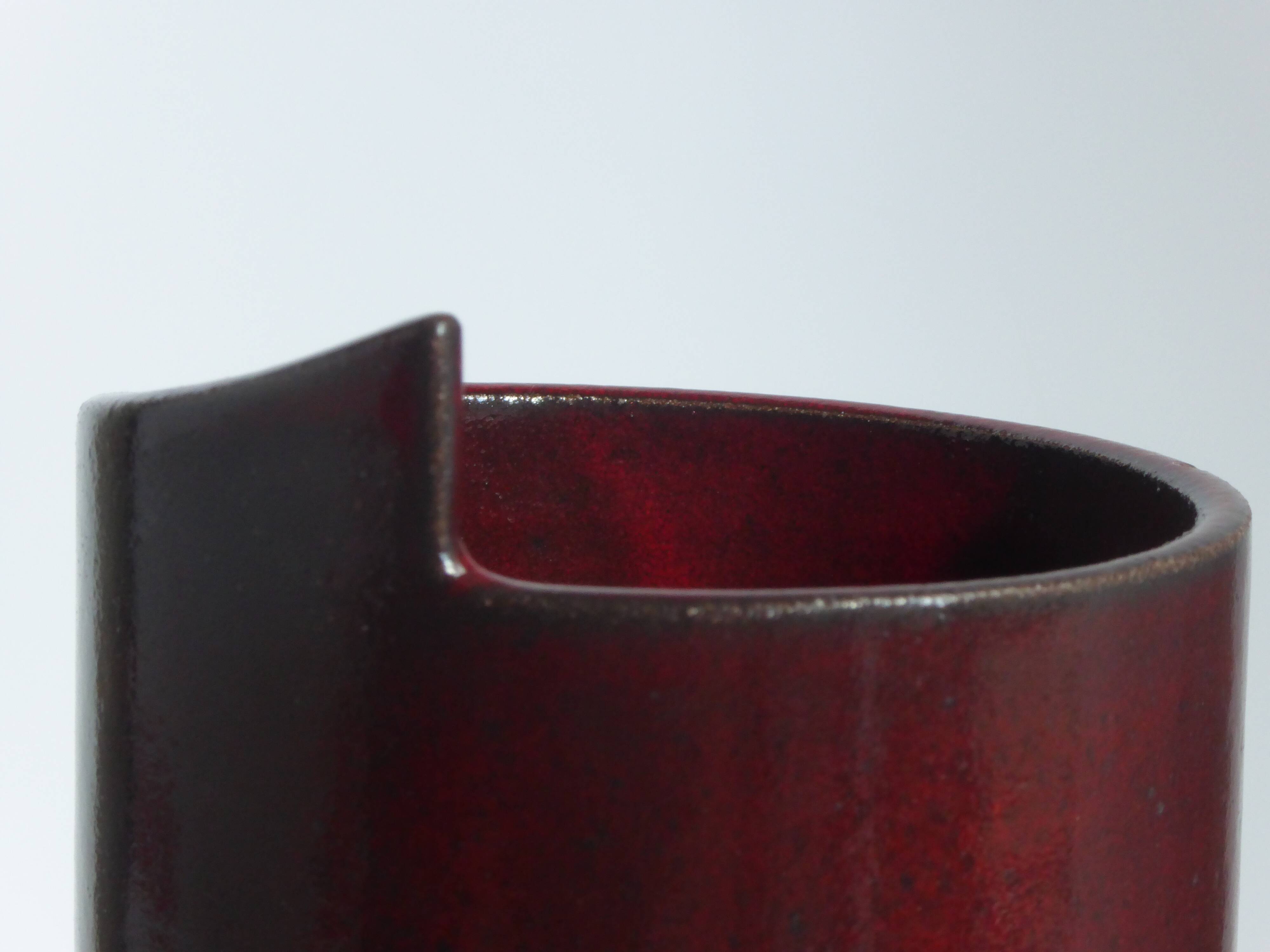 1950 vase in sandstone with cut neck