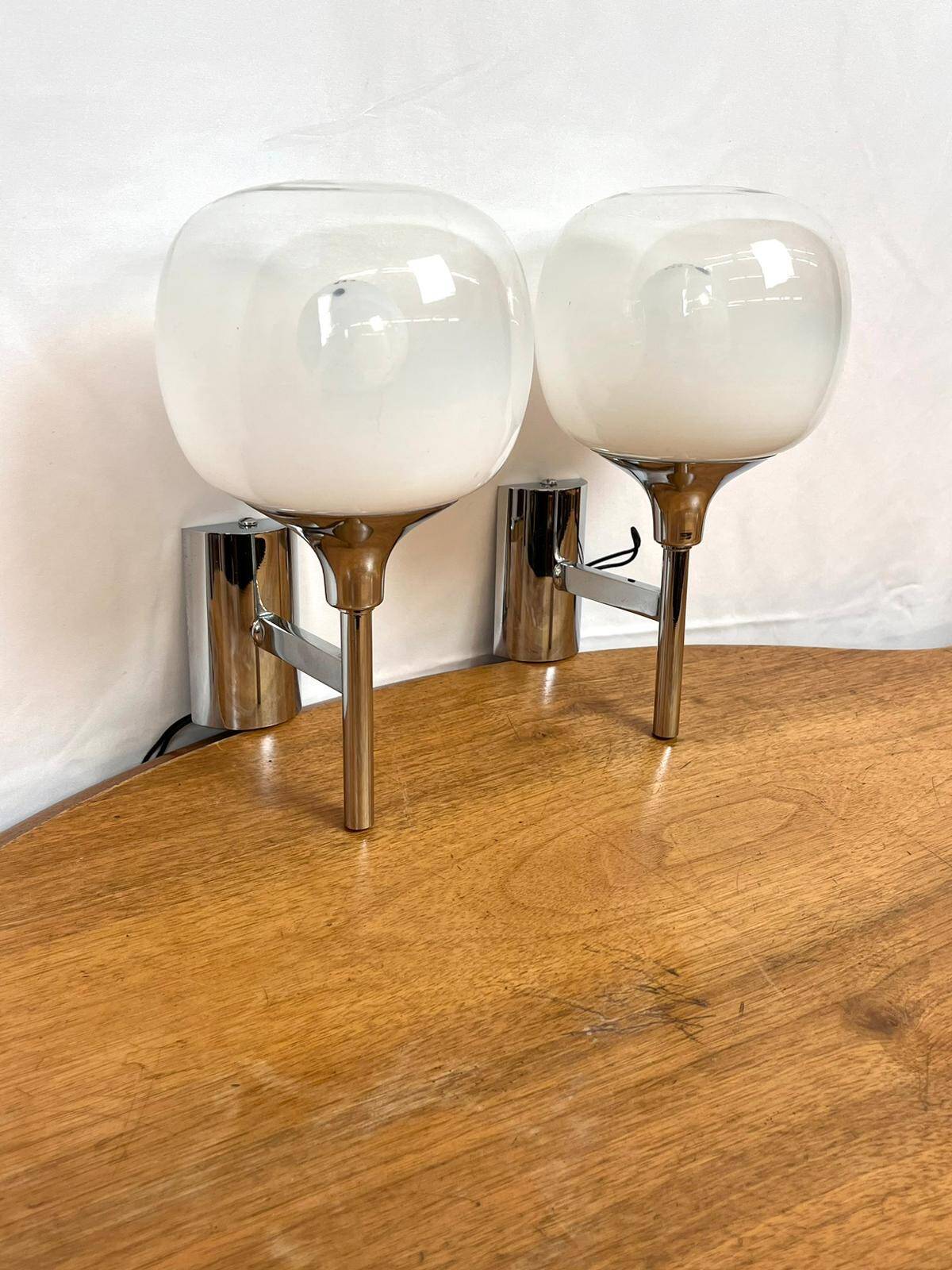 Pair of wall lights from Sciolari in pearly white glass