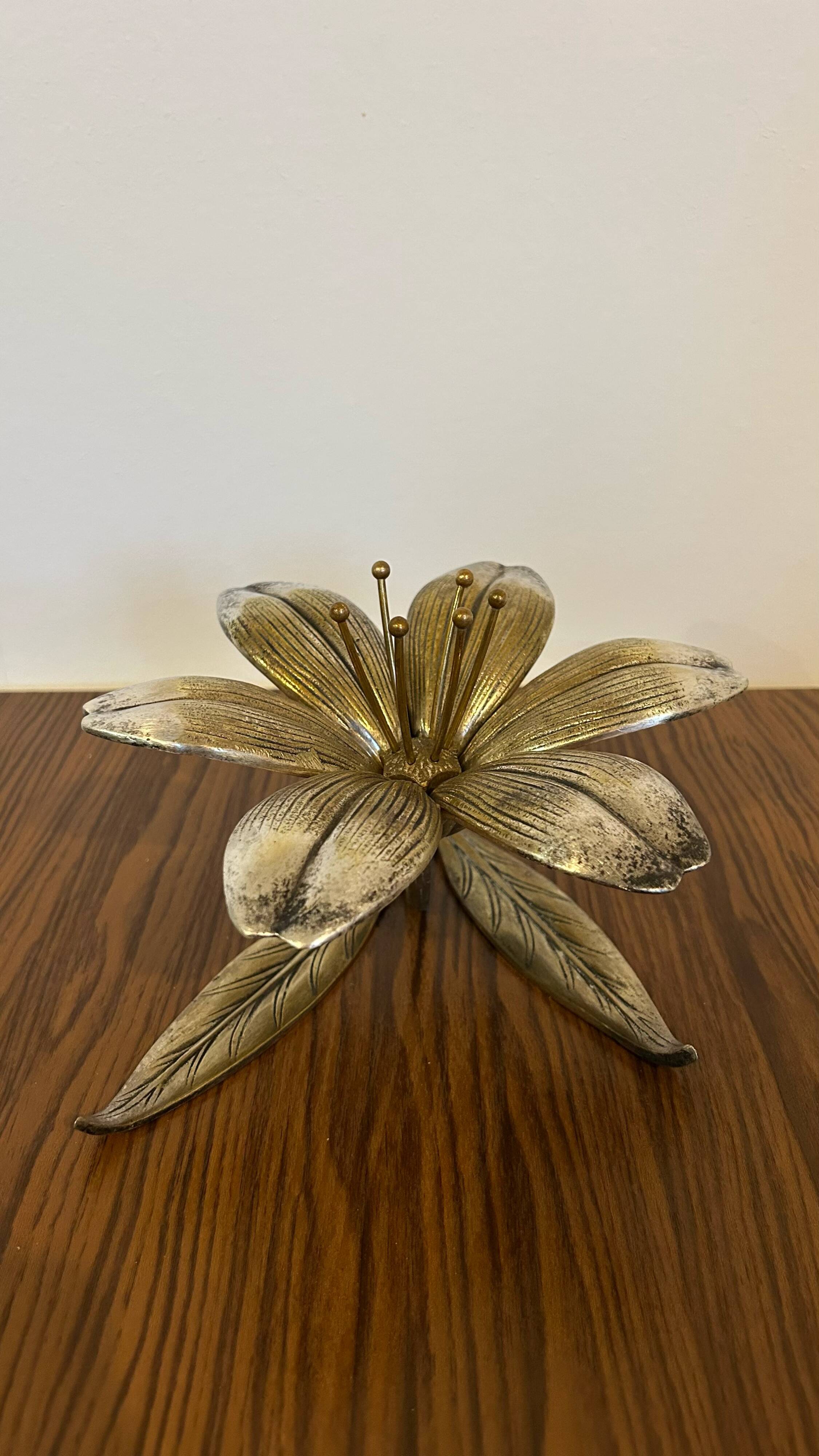 Golden metal lotus flower ashtray