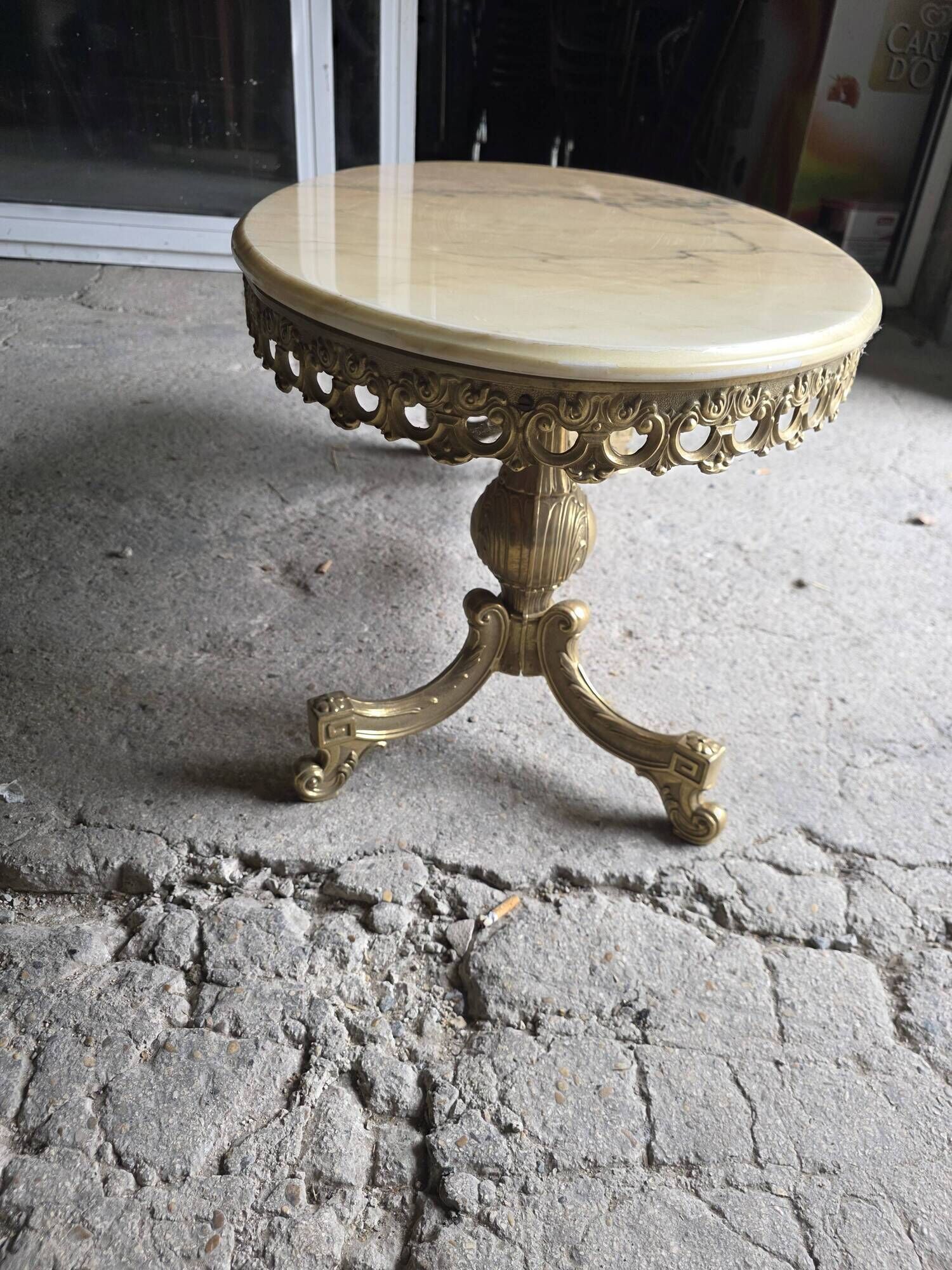Table basse en bronze et marbre années 1960