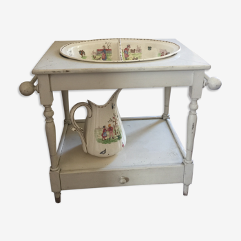 Meuble de toilette ancien pour enfant