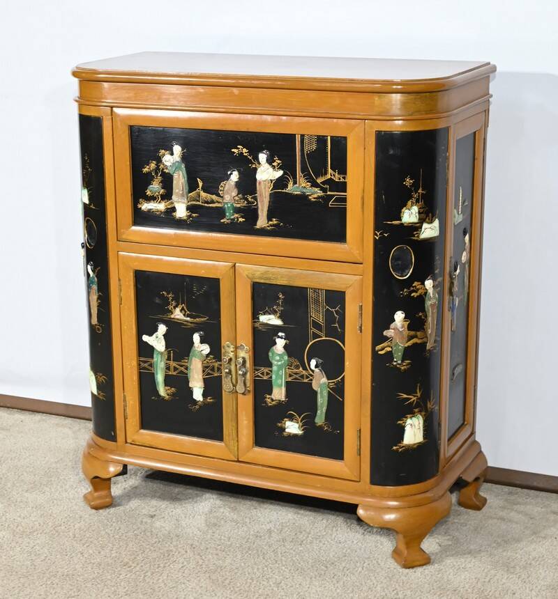Asian Liquor Cabinet in Lacquered Wood, China – 1950