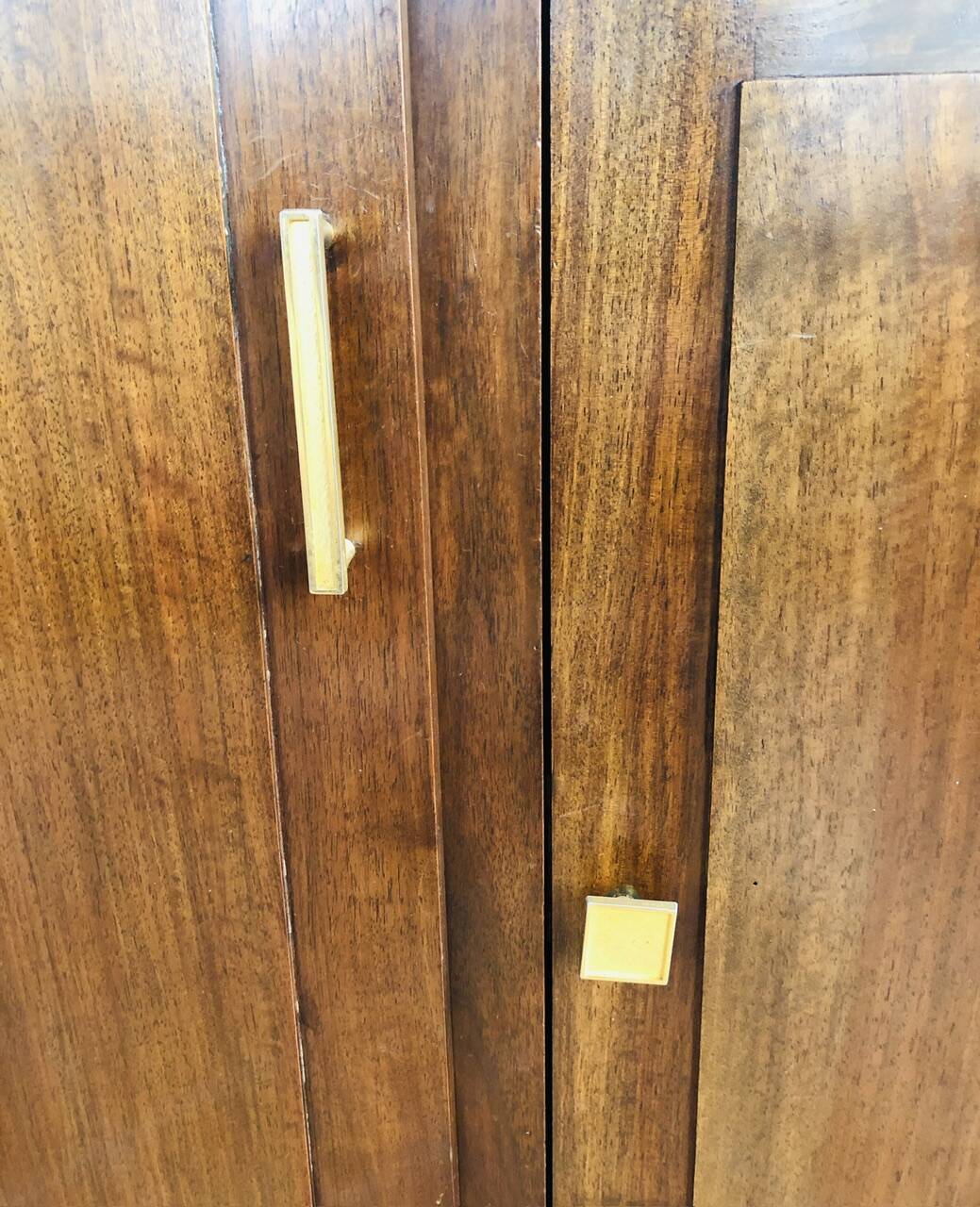 Art Deco low walnut sideboard Circa 1930/1940