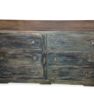 Old chest of drawers