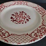 Flat plate in Digoin Sarreguemines iron earthenware with Versailles decor