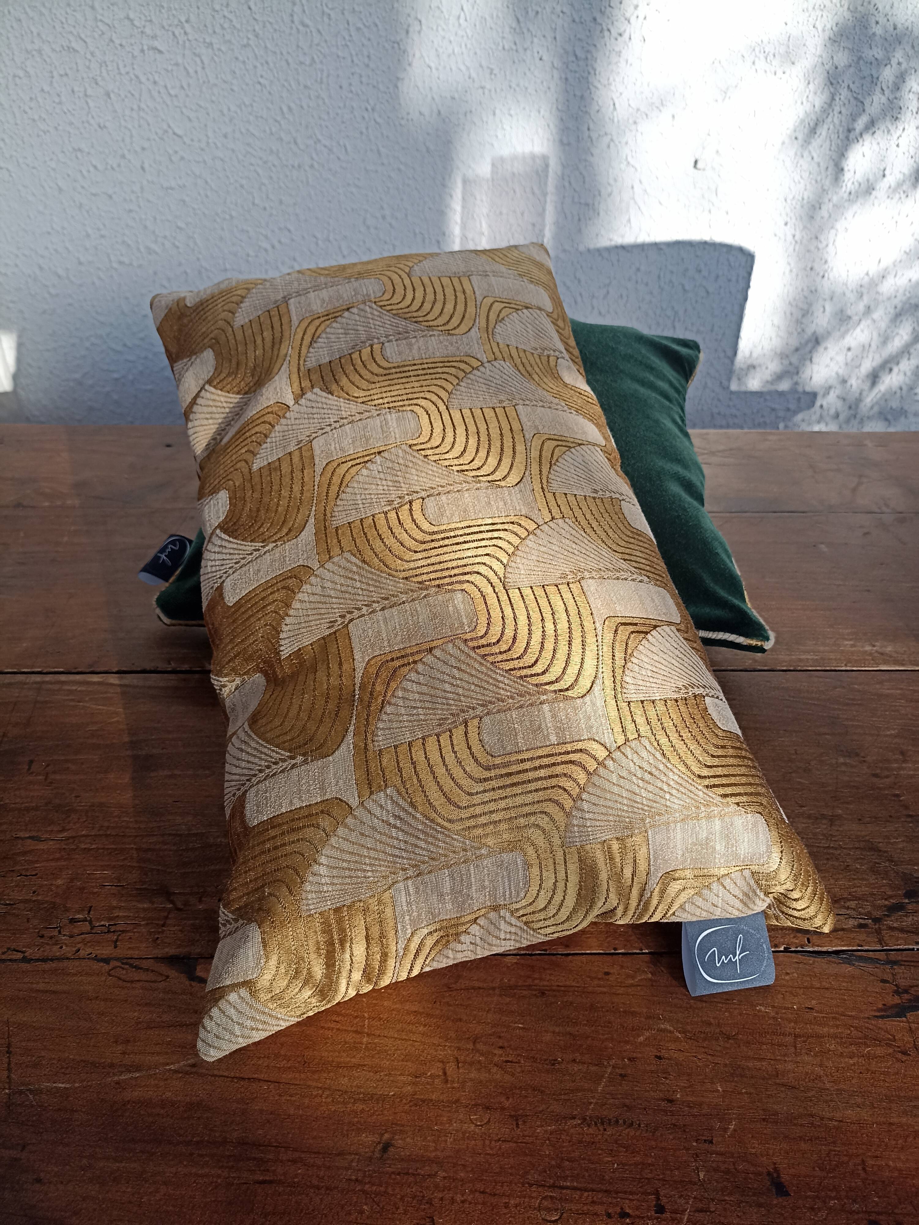 Coussin jacquard 50x30 couleur doré
