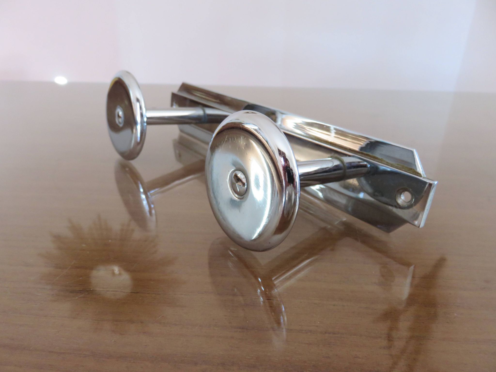 Wall coat rack with 2 hooks in chrome-plated brass from the 40s and 50s