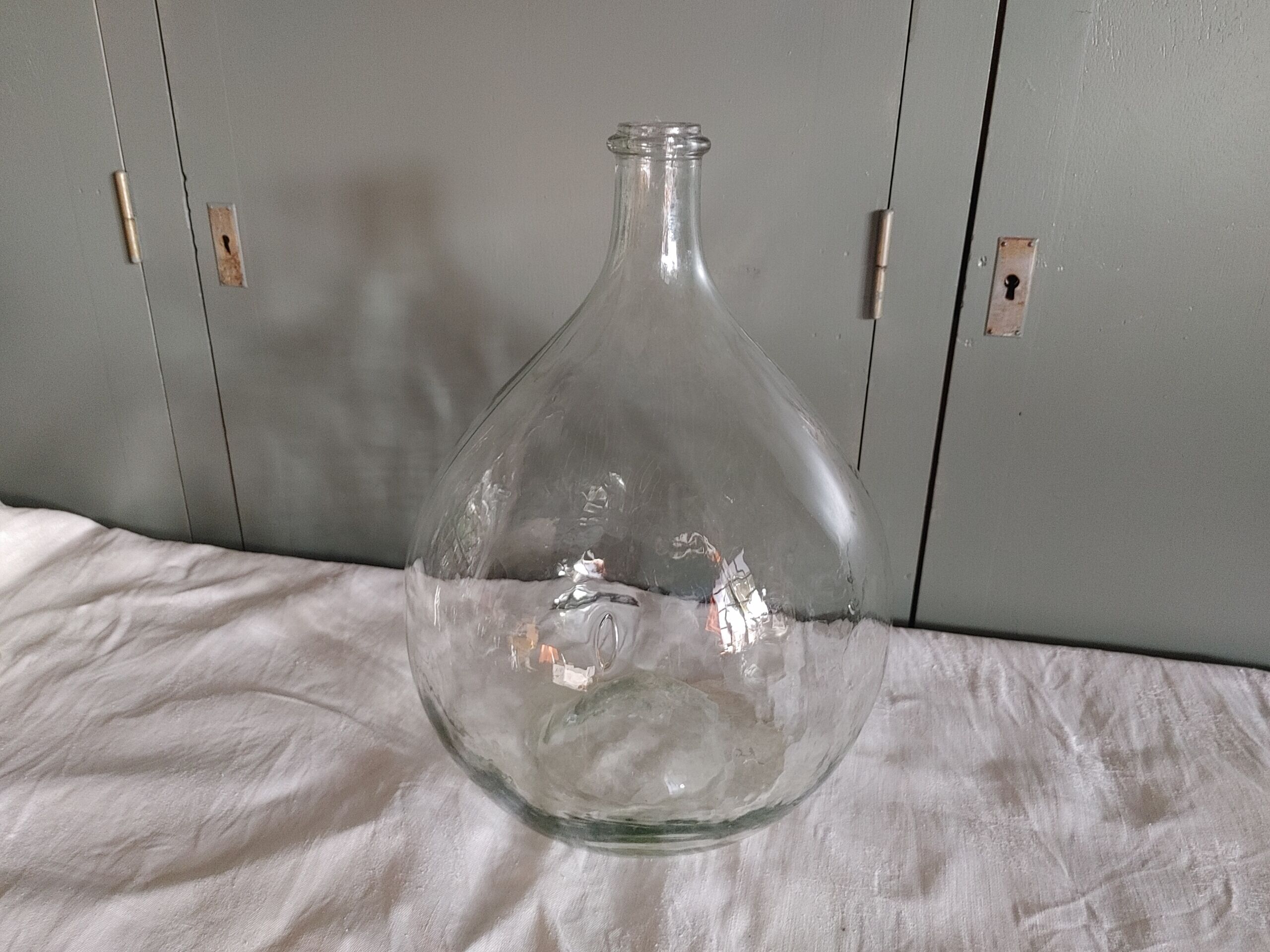 Lady Jeanne old bubbled glass - 10 liters - height 37 cm
