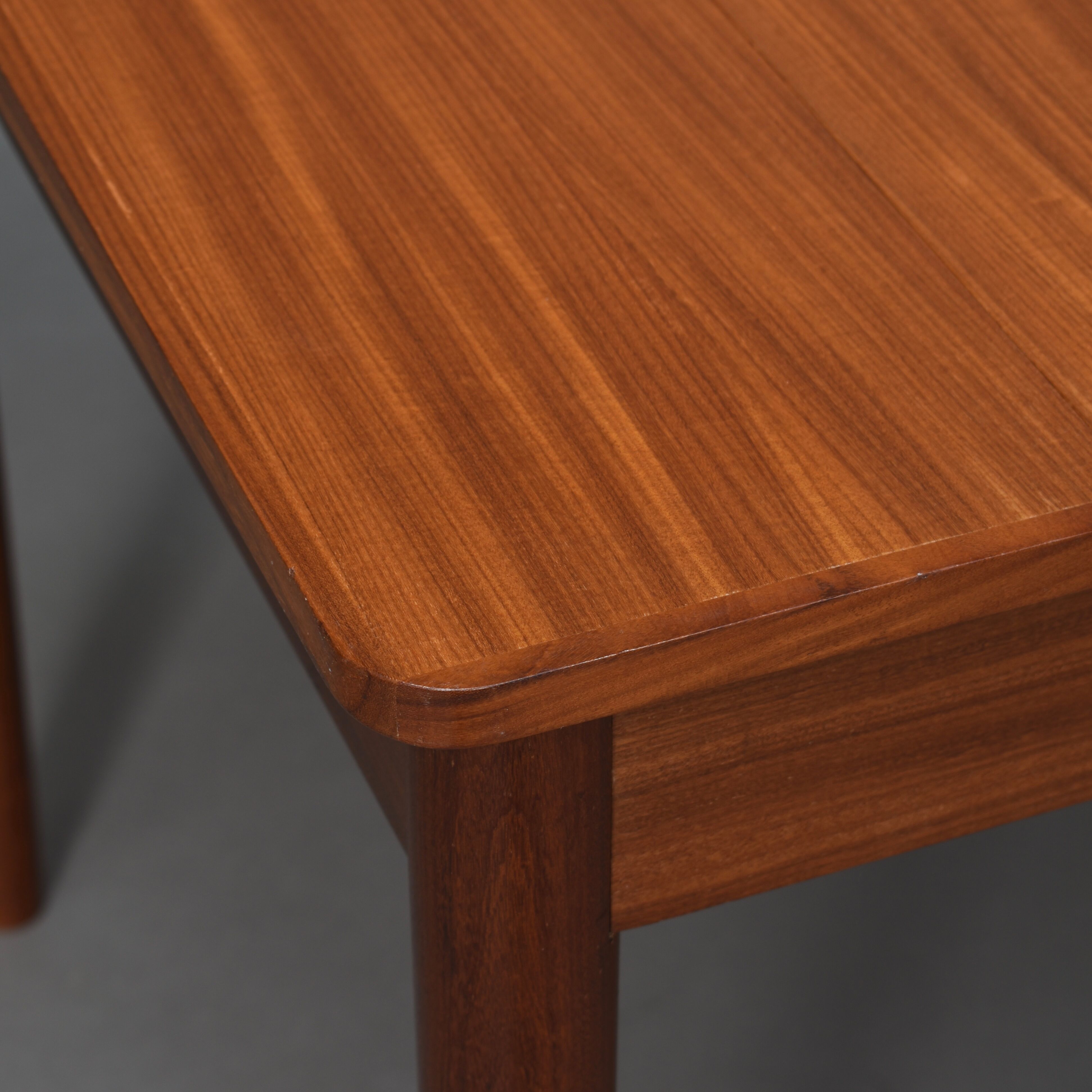 Vintage extendable diningtable in teak, 1960