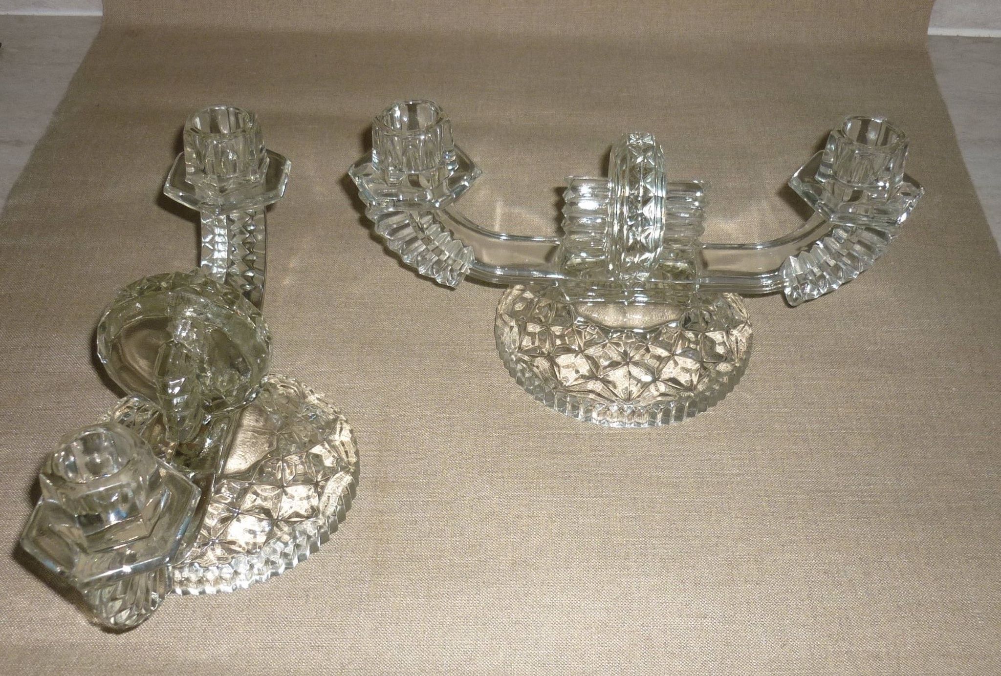 Paire de chandeliers en cristal à 2 bras